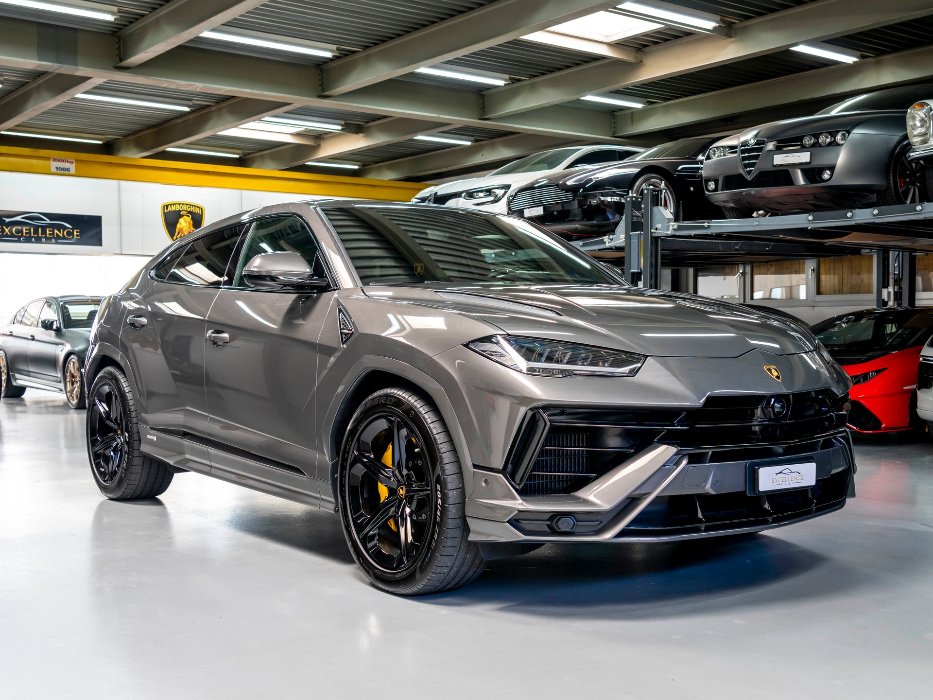 LAMBORGHINI URUS S HP 666 DERNIERE VERSION-showroom-element-2