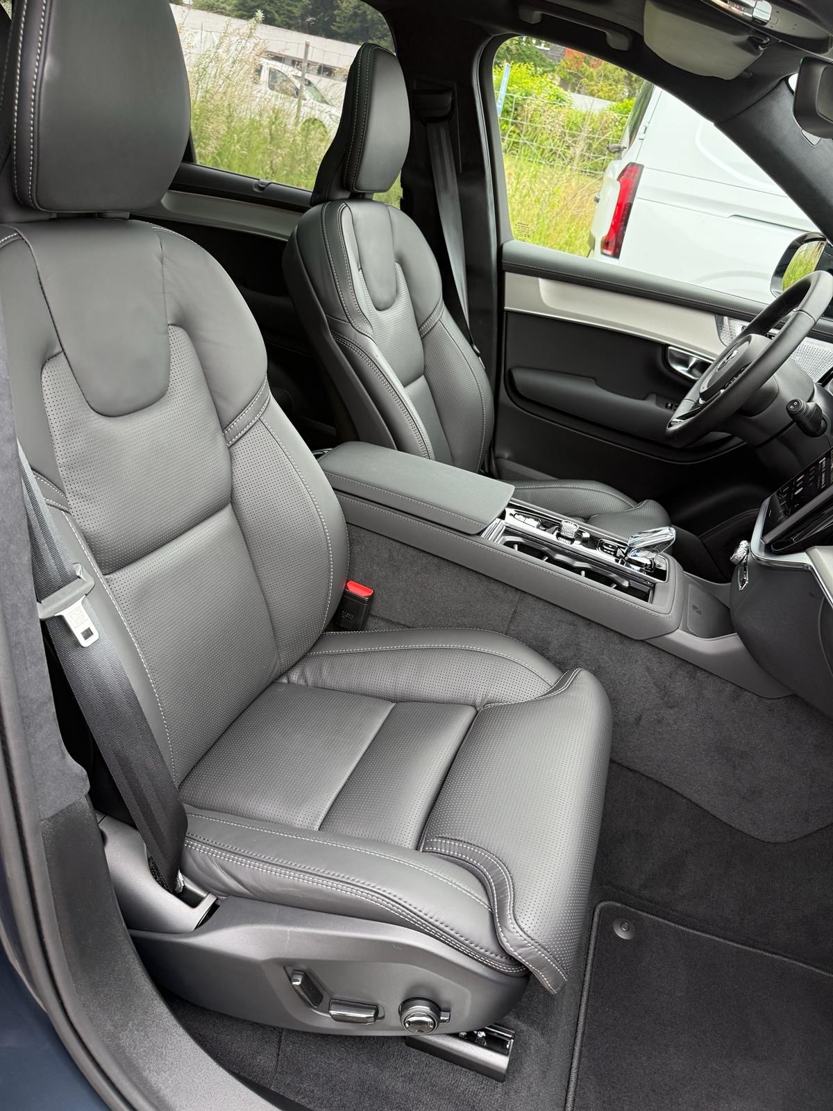 VOLVO XC90 T8 eAWD PluginHybrid Black Edition Geartronic-image-12