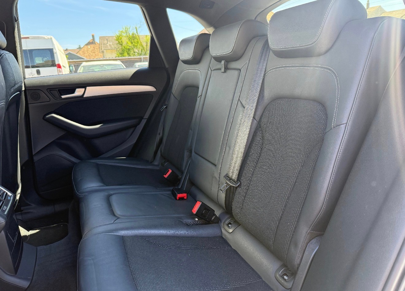 AUDI Q5 2.0 TDI quattro S-tronic-image-12