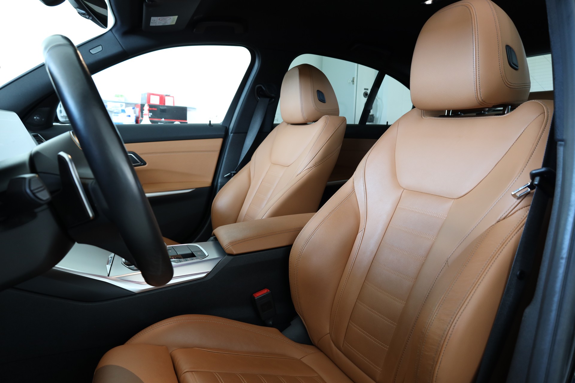 BMW 320i xDrive Steptronic M Sport-image-14