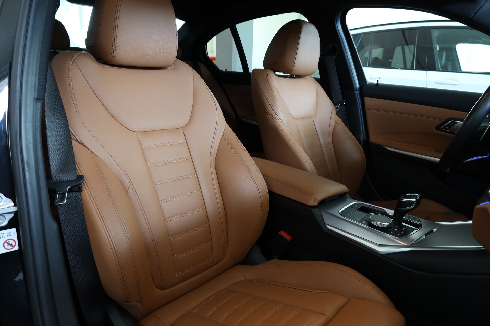 BMW 320i xDrive Steptronic M Sport-image-21