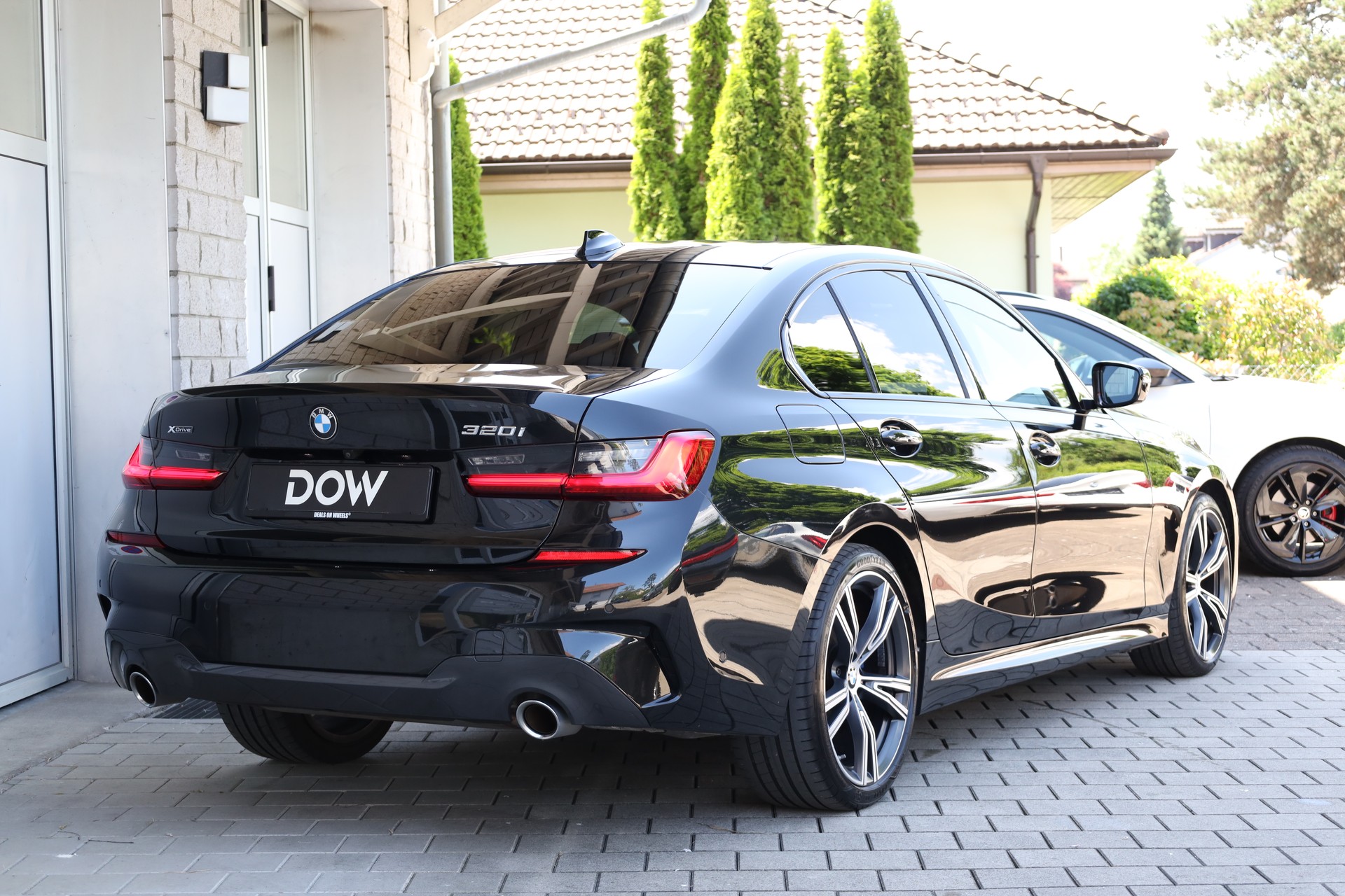 BMW 320i xDrive Steptronic M Sport-image-4