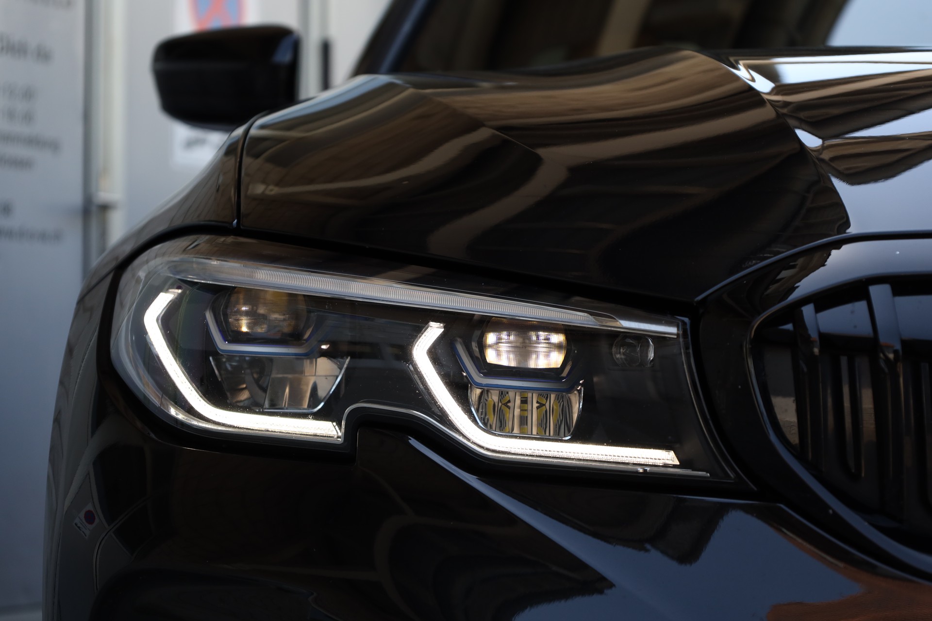 BMW 320i xDrive Steptronic M Sport-image-15
