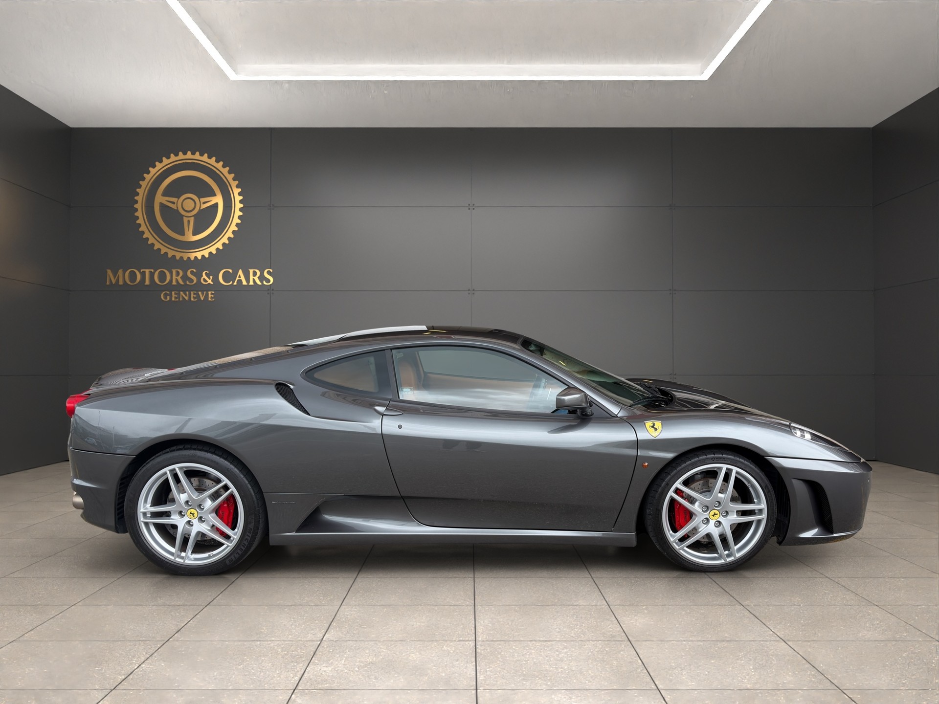 FERRARI F430-showroom-element-1