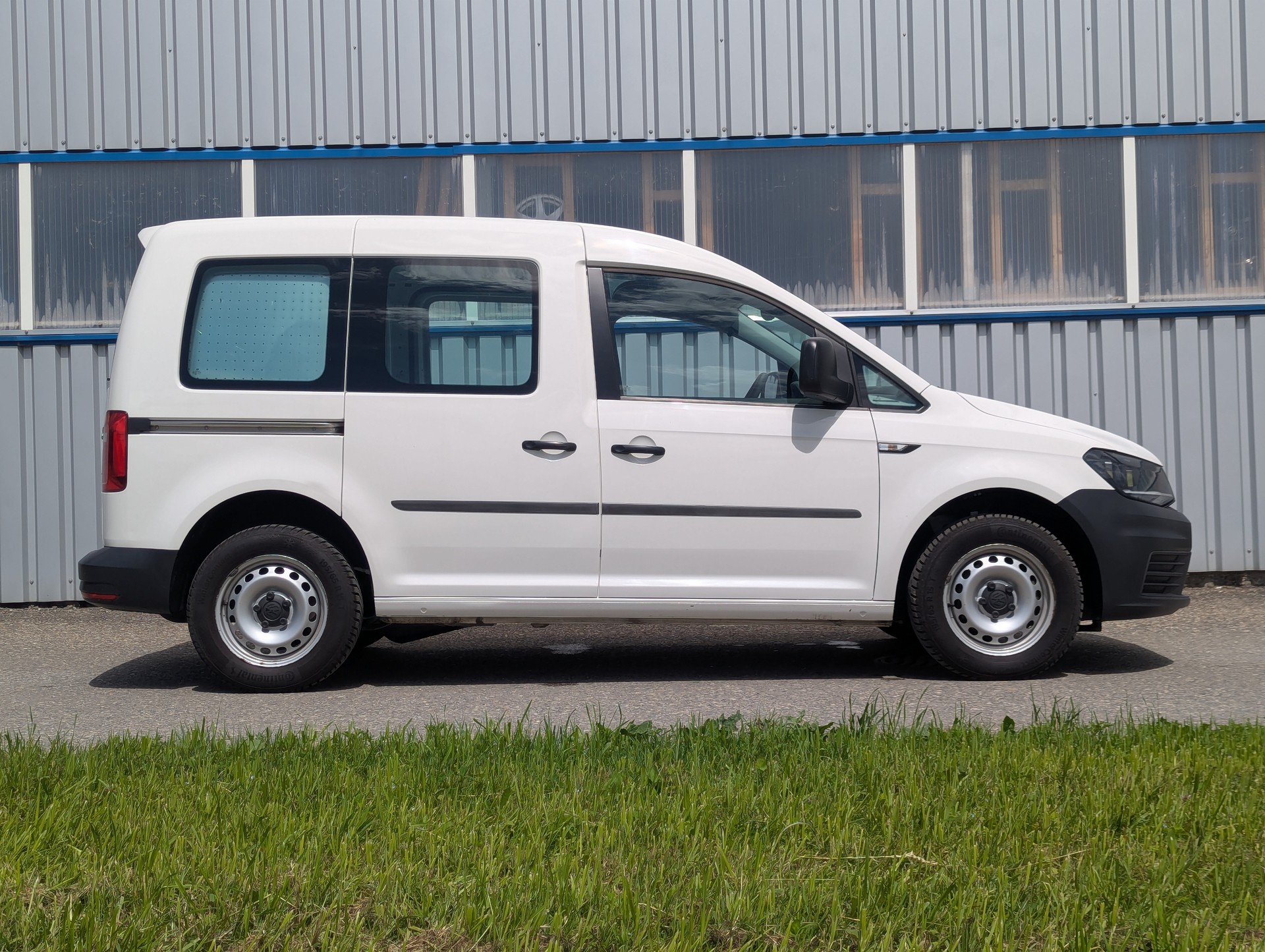 VW Caddy 1.4TGI BlueMotion Technology-image-2