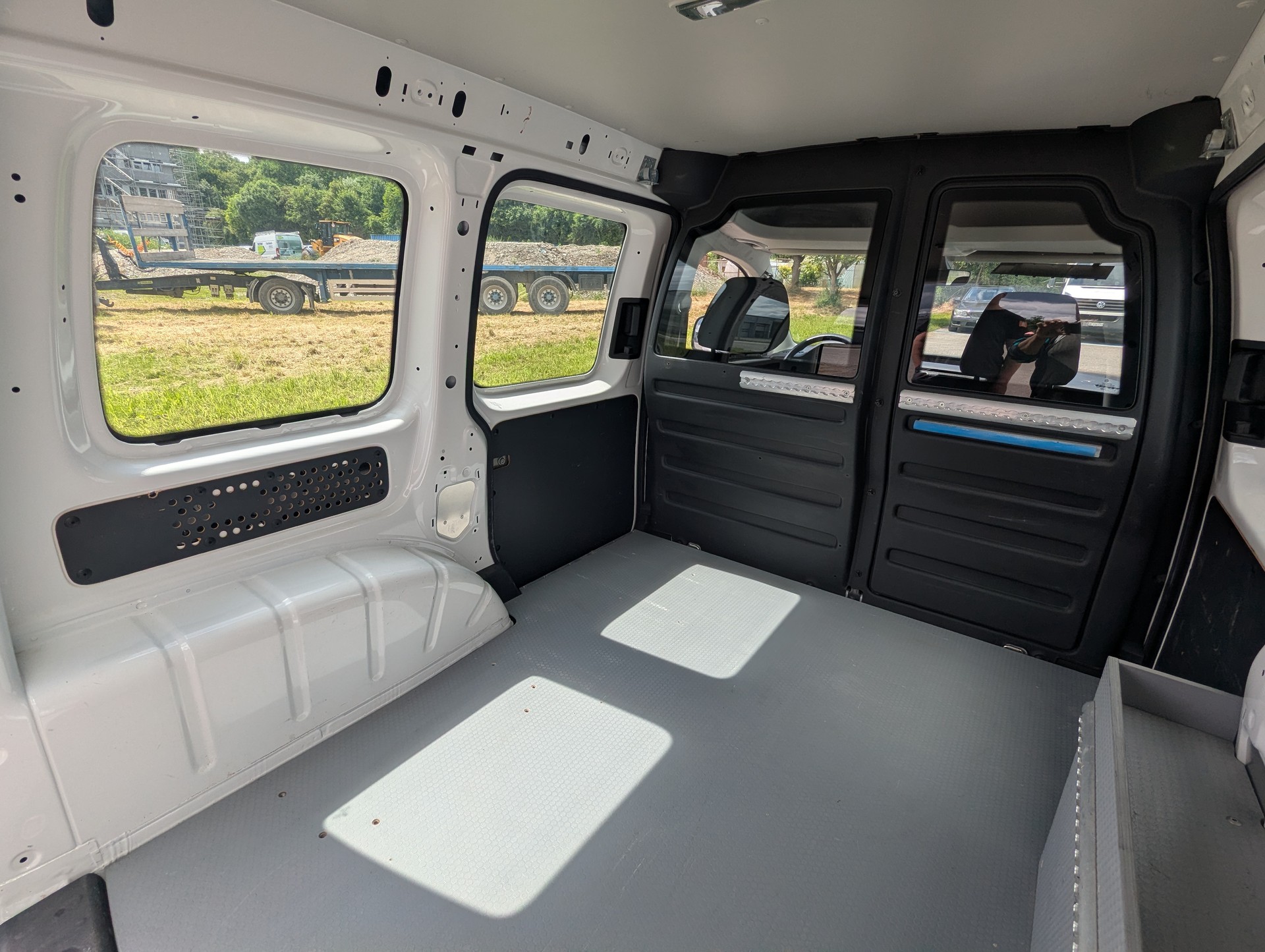 VW Caddy 1.4TGI BlueMotion Technology-image-22