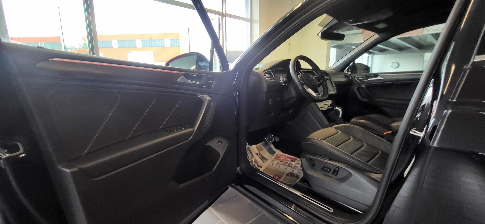 VW Tiguan Allspace 2.0 TDI SCR R-Line 4Motion DSG-image-8