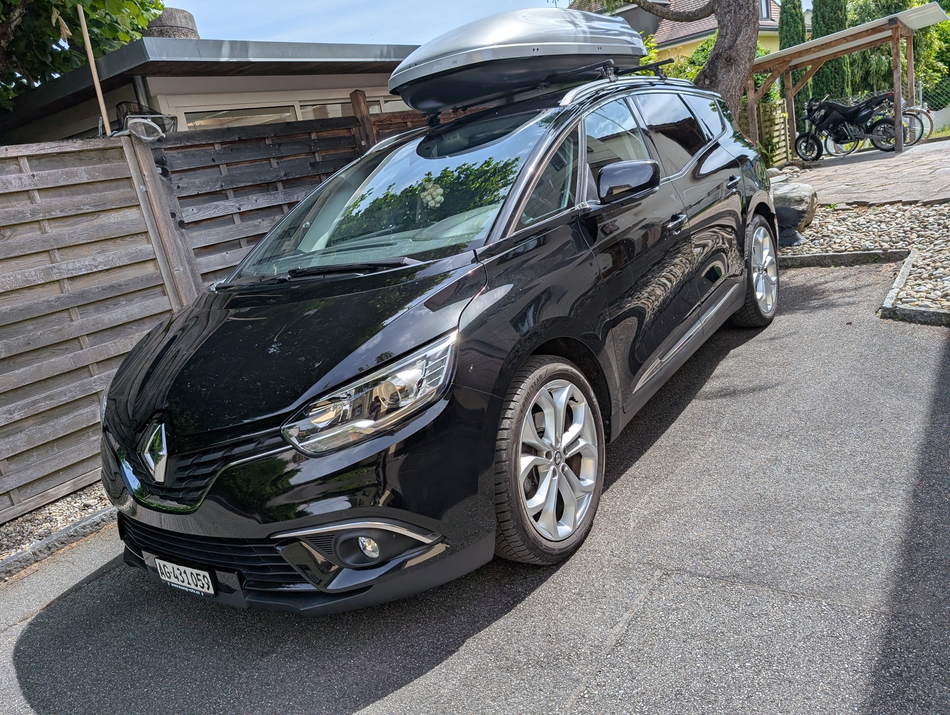 RENAULT GRAND SCENIC-image-0