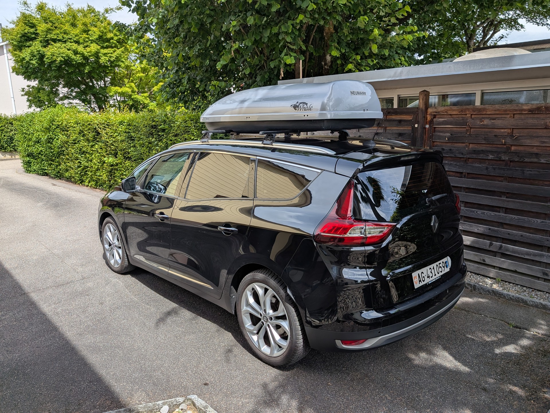RENAULT GRAND SCENIC-image-1