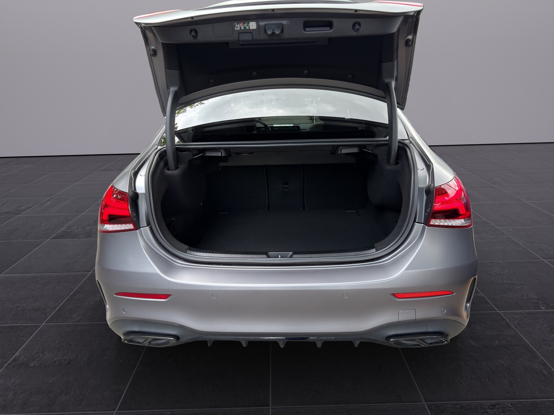 MERCEDES-BENZ A 220 d AMG Line 8G-DCT-image-6