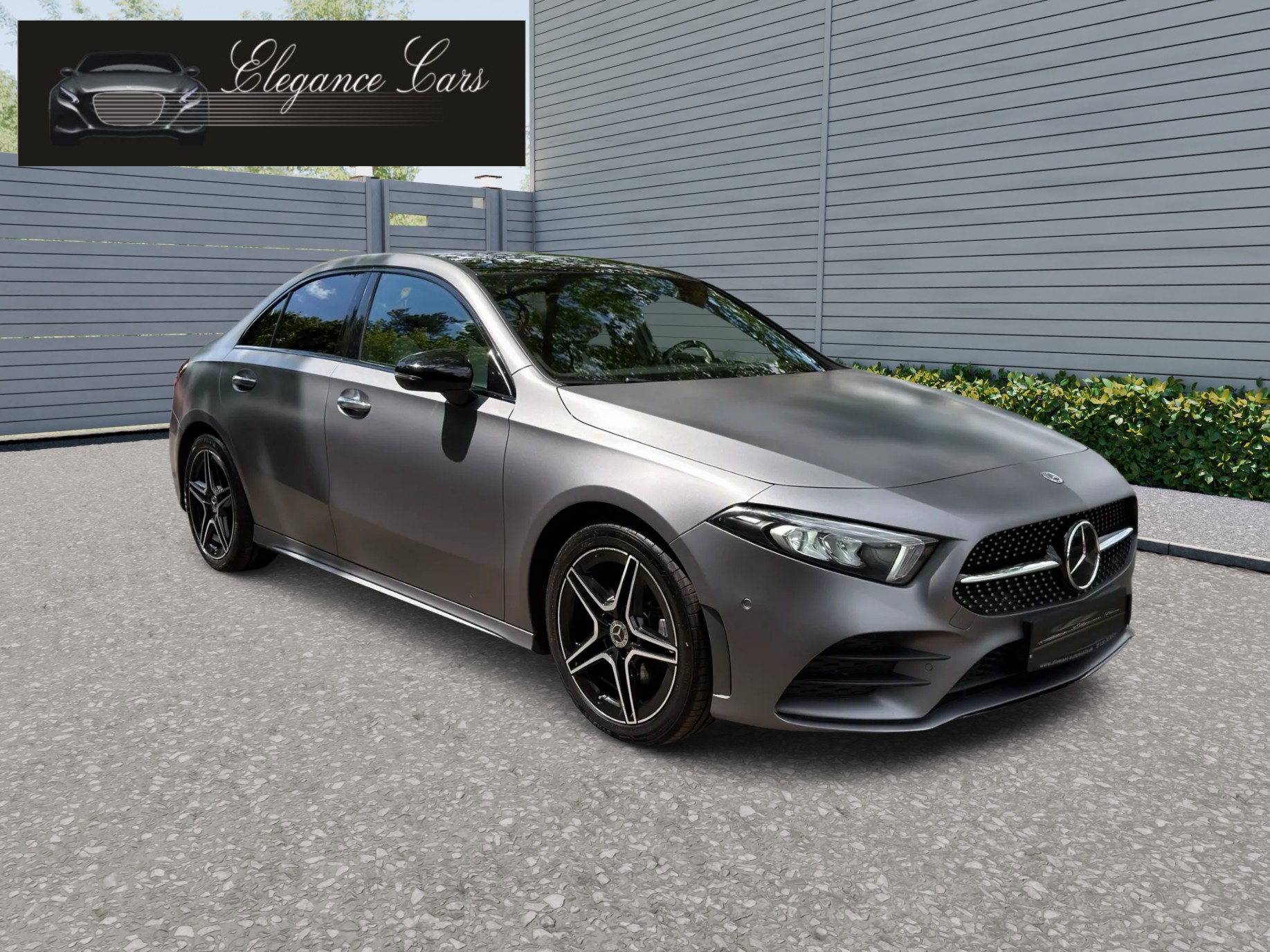 MERCEDES-BENZ A 220 d AMG Line 8G-DCT-image-1