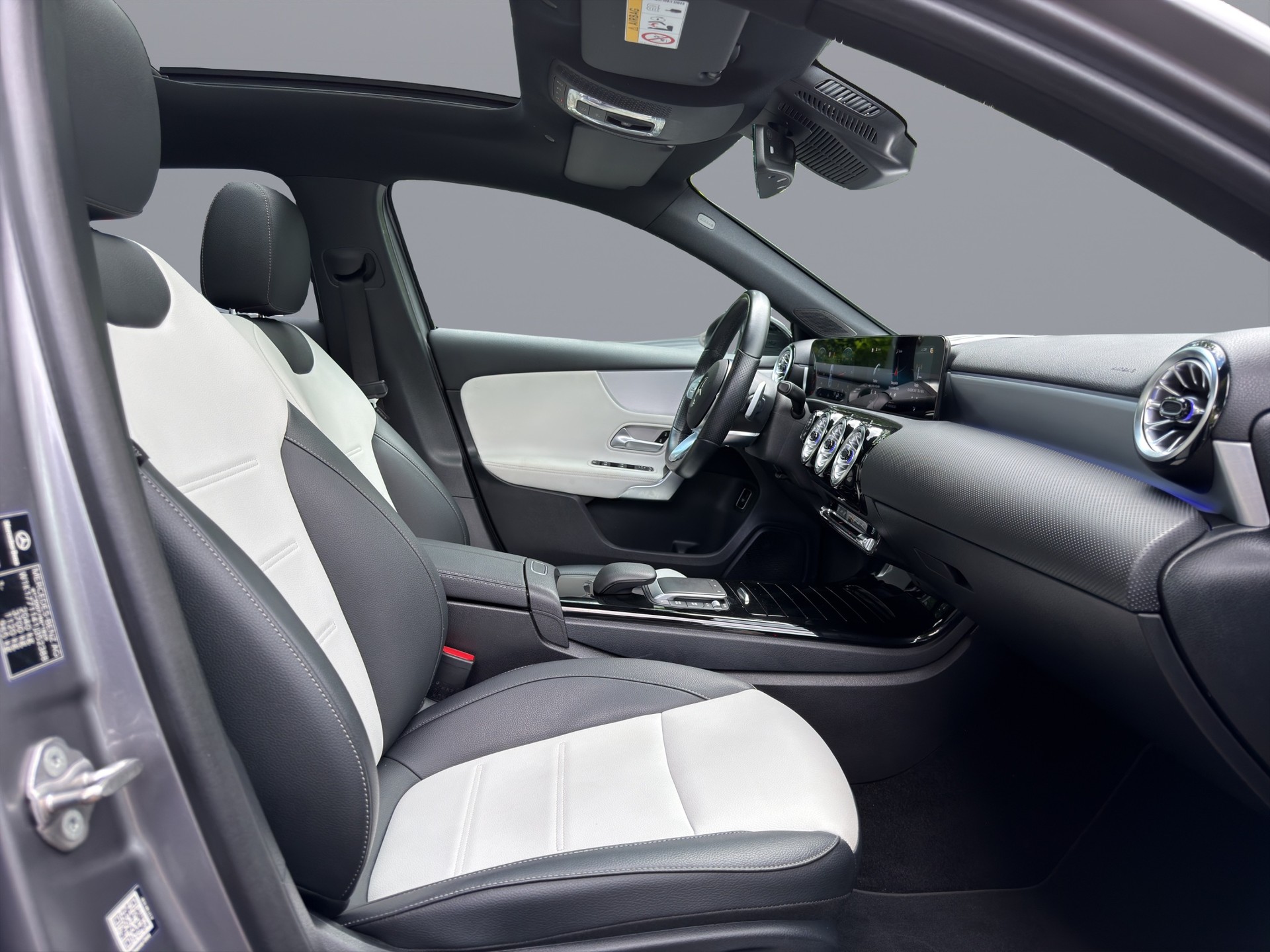 MERCEDES-BENZ A 220 d AMG Line 8G-DCT-image-7