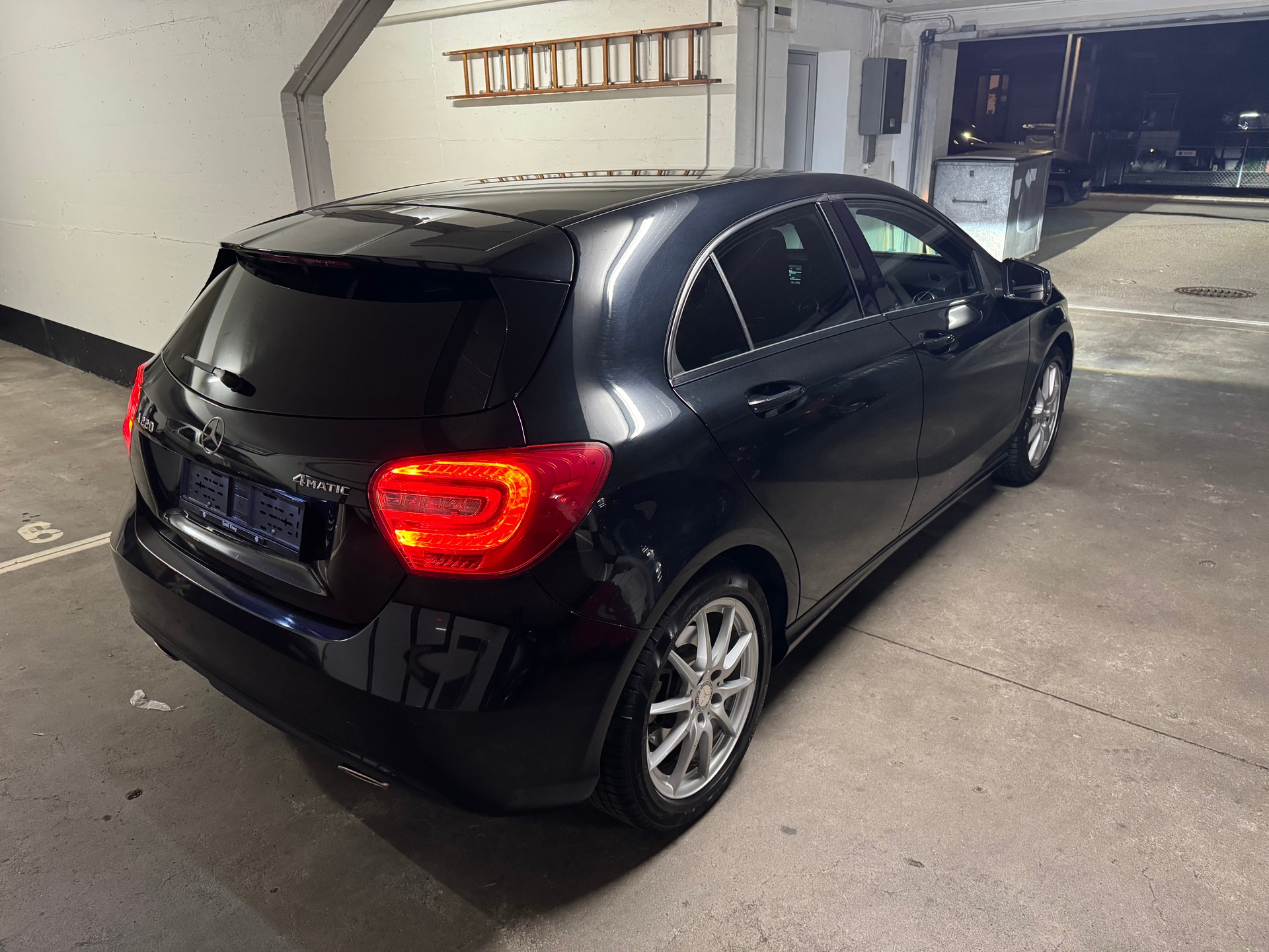MERCEDES-BENZ A 220 4m-image-1