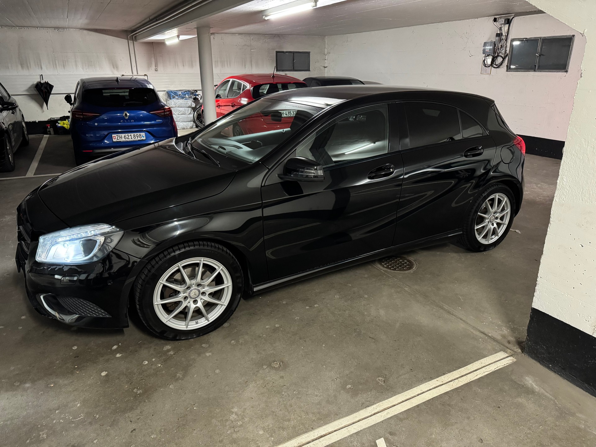 MERCEDES-BENZ A 220 4m-image-0