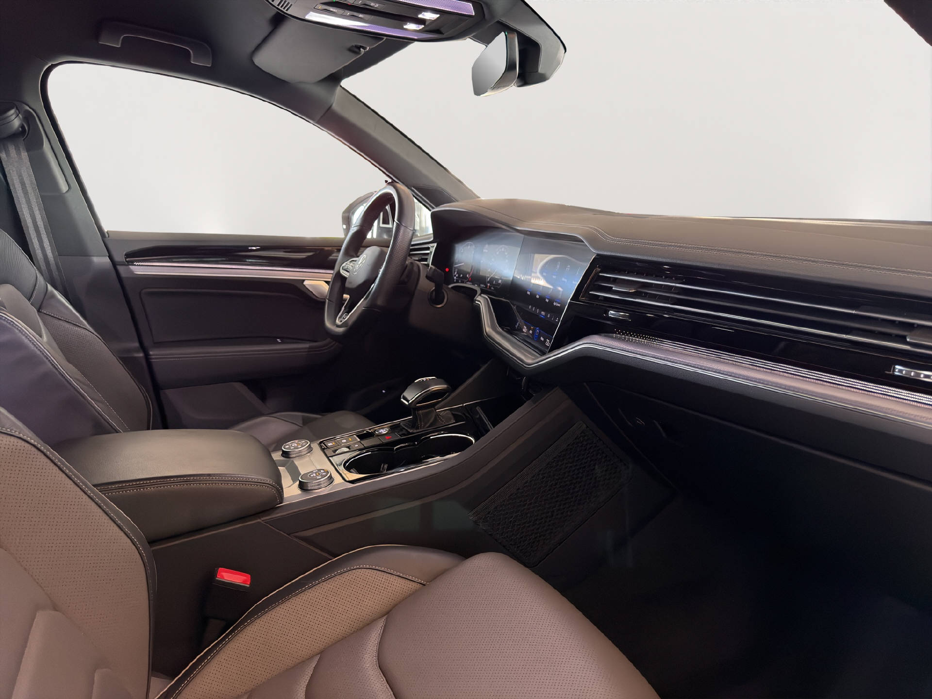 VW Touareg 3.0 V6 TDI 286 R-Line-image-15