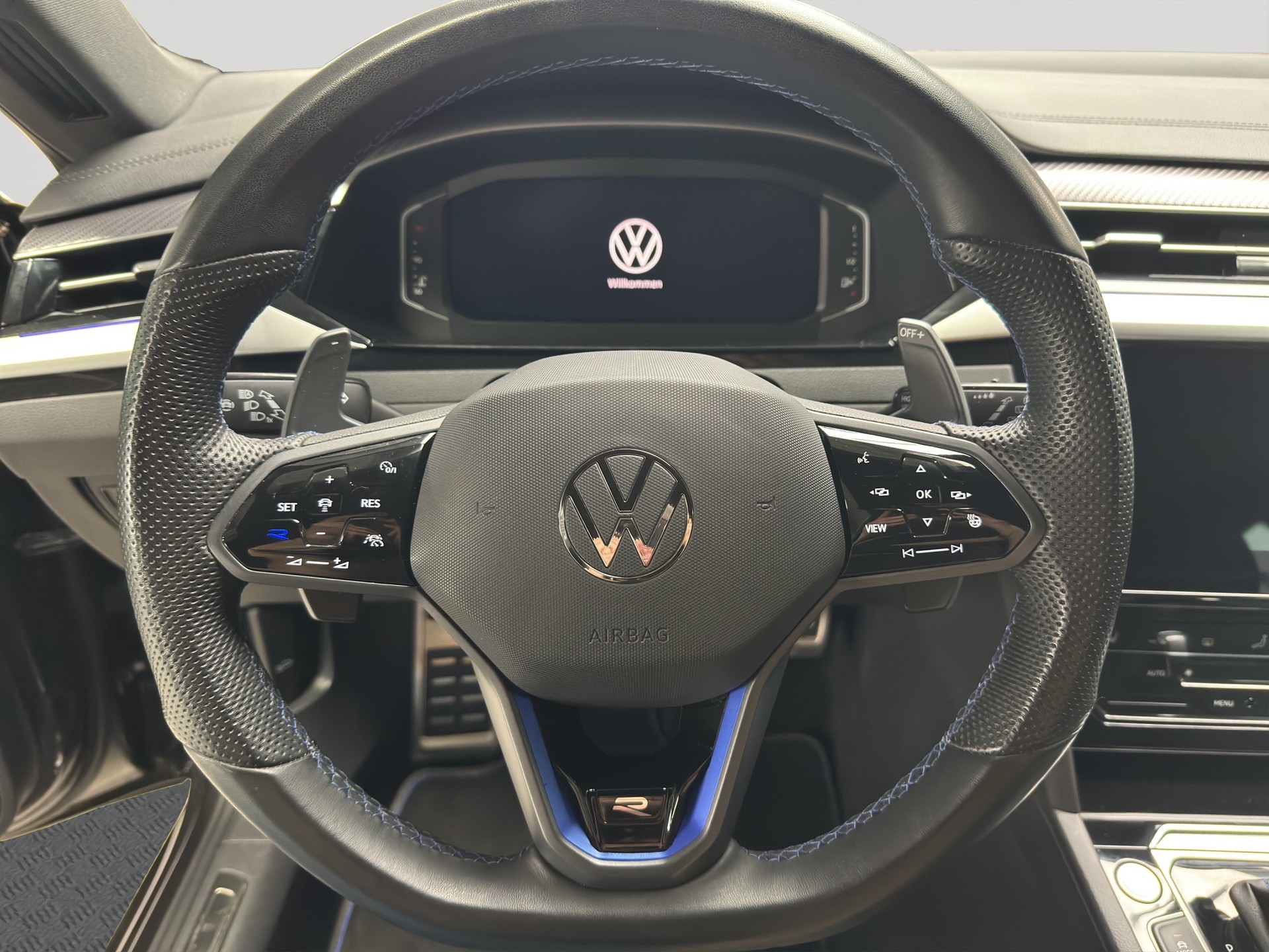 VW Arteon SB 2.0 TSI R 4Motion DSG-image-10