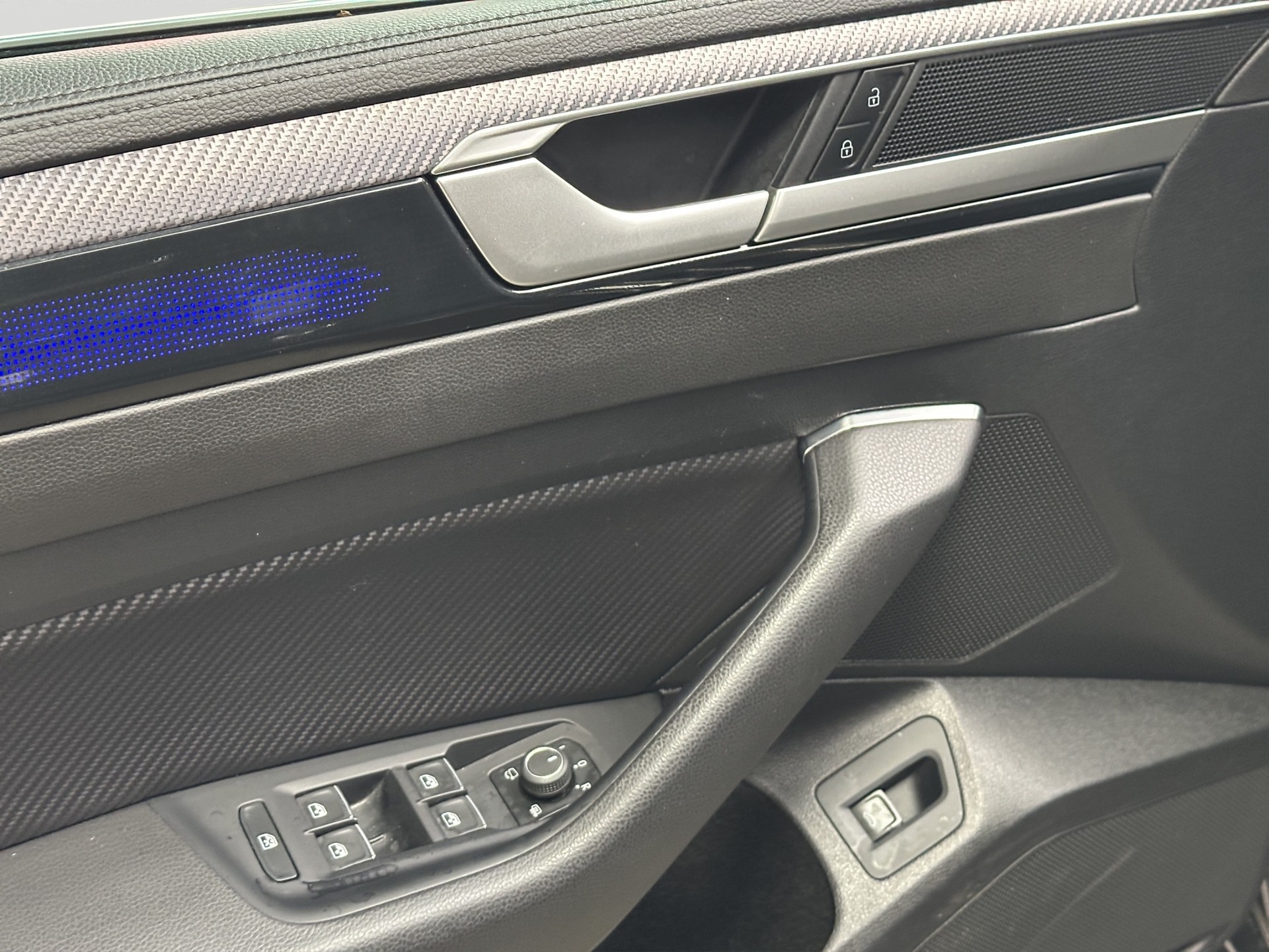 VW Arteon SB 2.0 TSI R 4Motion DSG-image-8