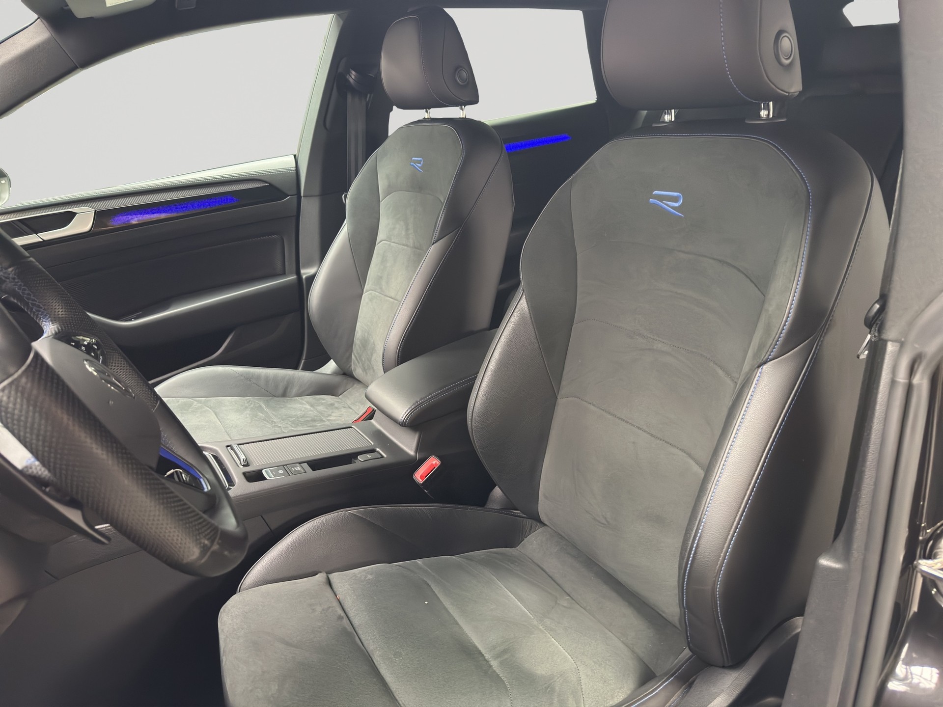 VW Arteon SB 2.0 TSI R 4Motion DSG-image-5