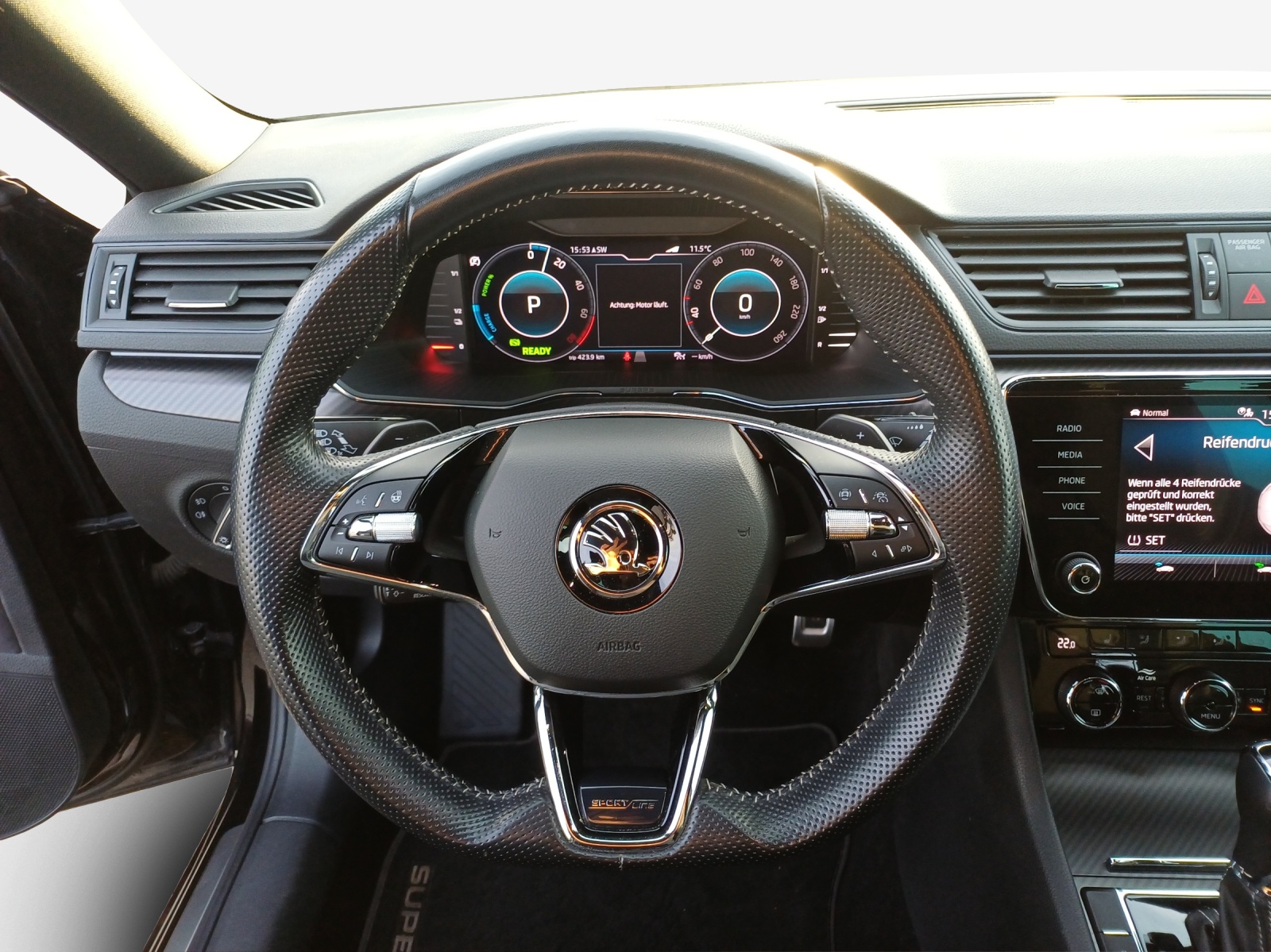 SKODA Superb 1.4 TSI Sport Line PHEV DSG-image-9