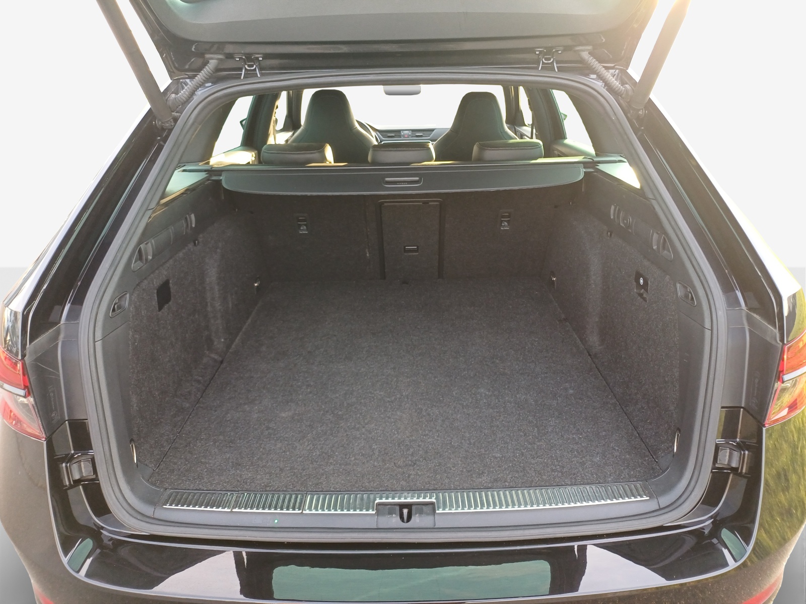 SKODA Superb 1.4 TSI Sport Line PHEV DSG-image-12