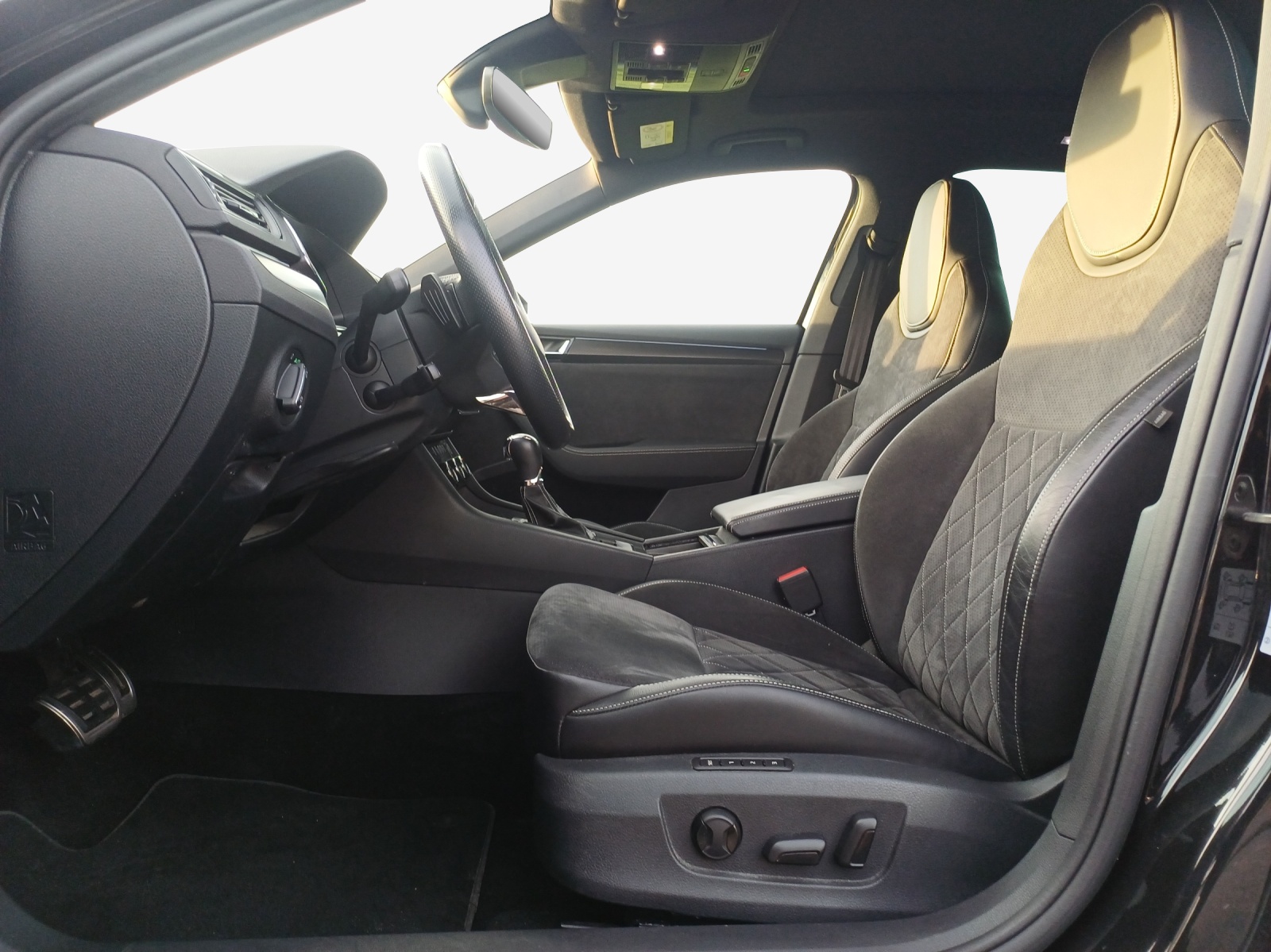 SKODA Superb 1.4 TSI Sport Line PHEV DSG-image-7