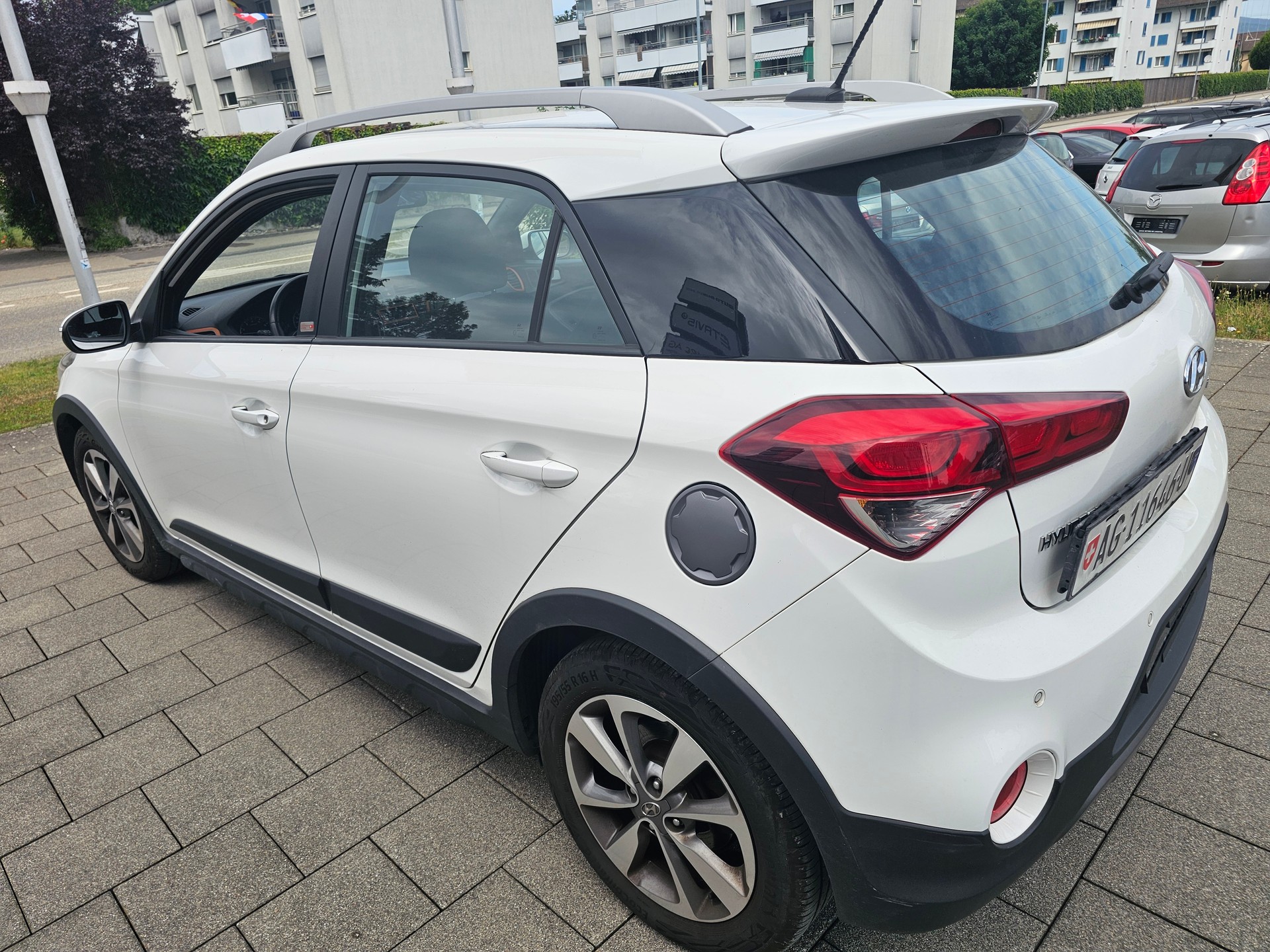 HYUNDAI i20 Active 1.0 T-GDi Vertex-image-4