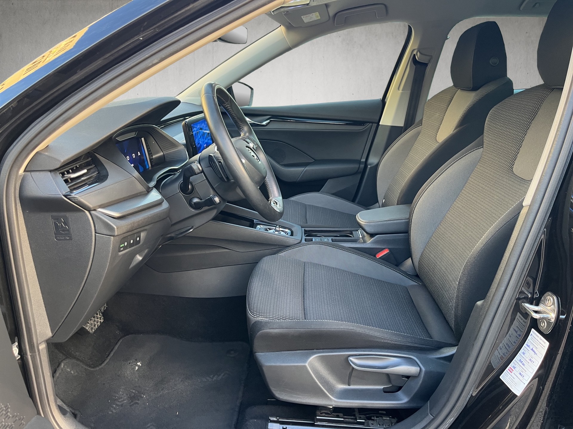 SKODA Octavia Combi 2.0 TDI DSG Ambition-image-9