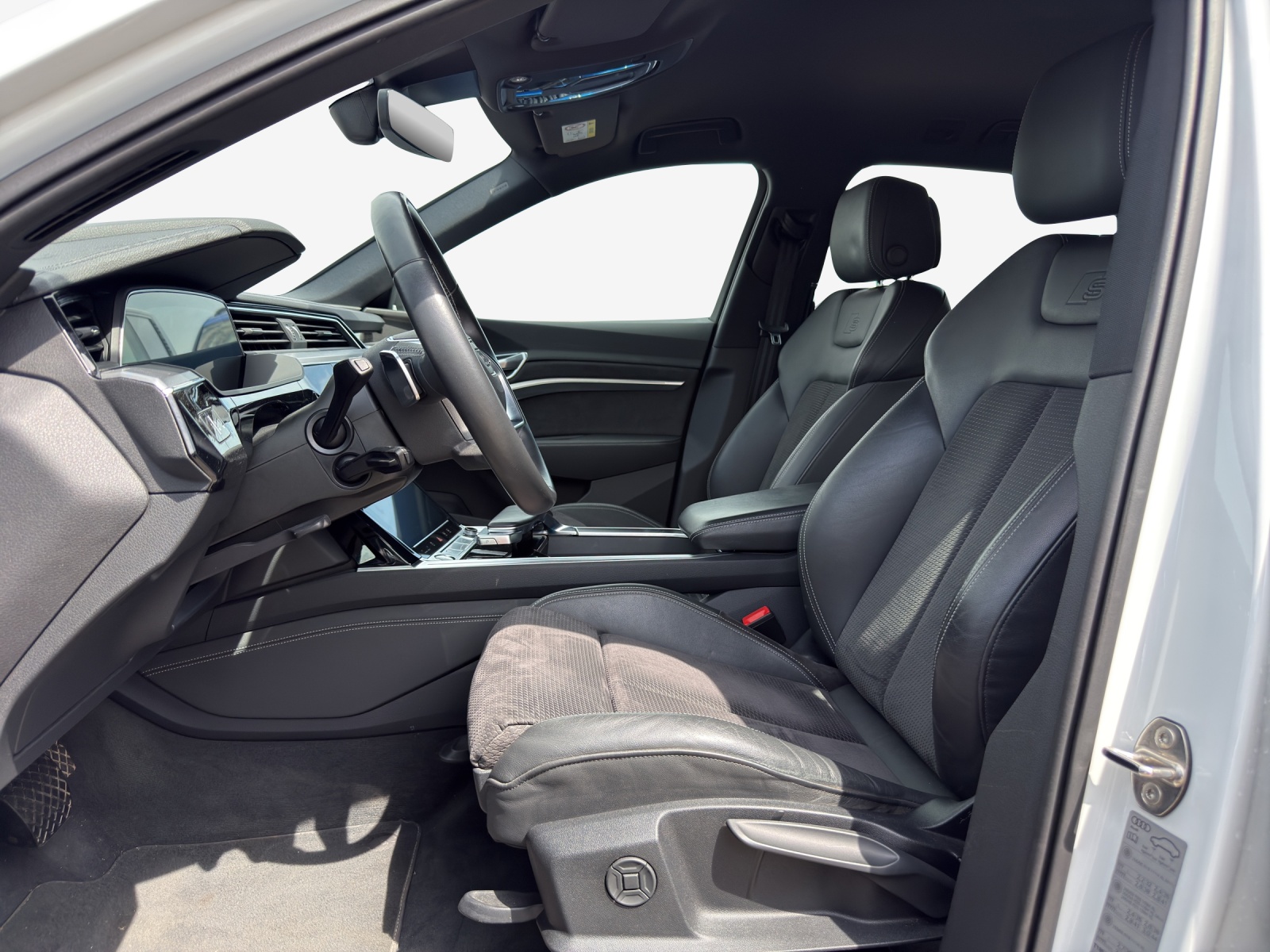 AUDI e-tron 50 Advanced quattro-image-7