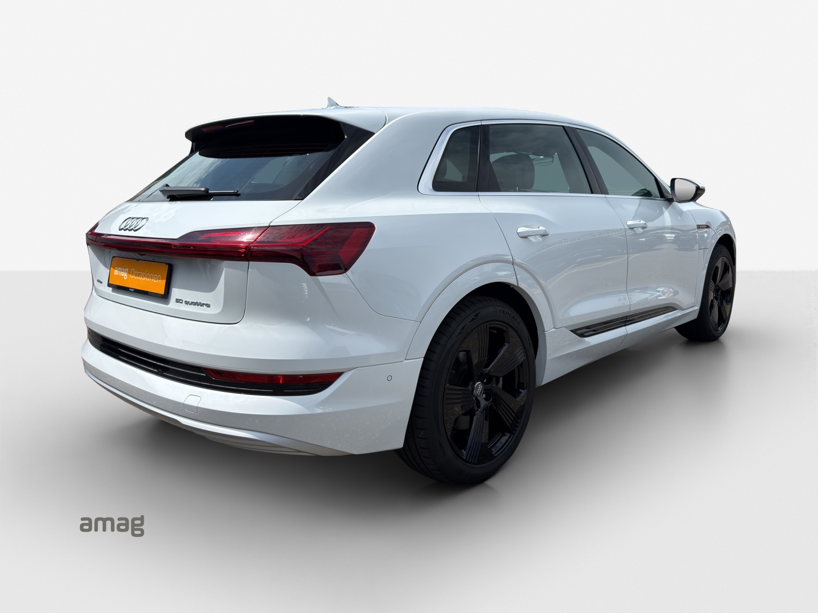 AUDI e-tron 50 Advanced quattro-image-4