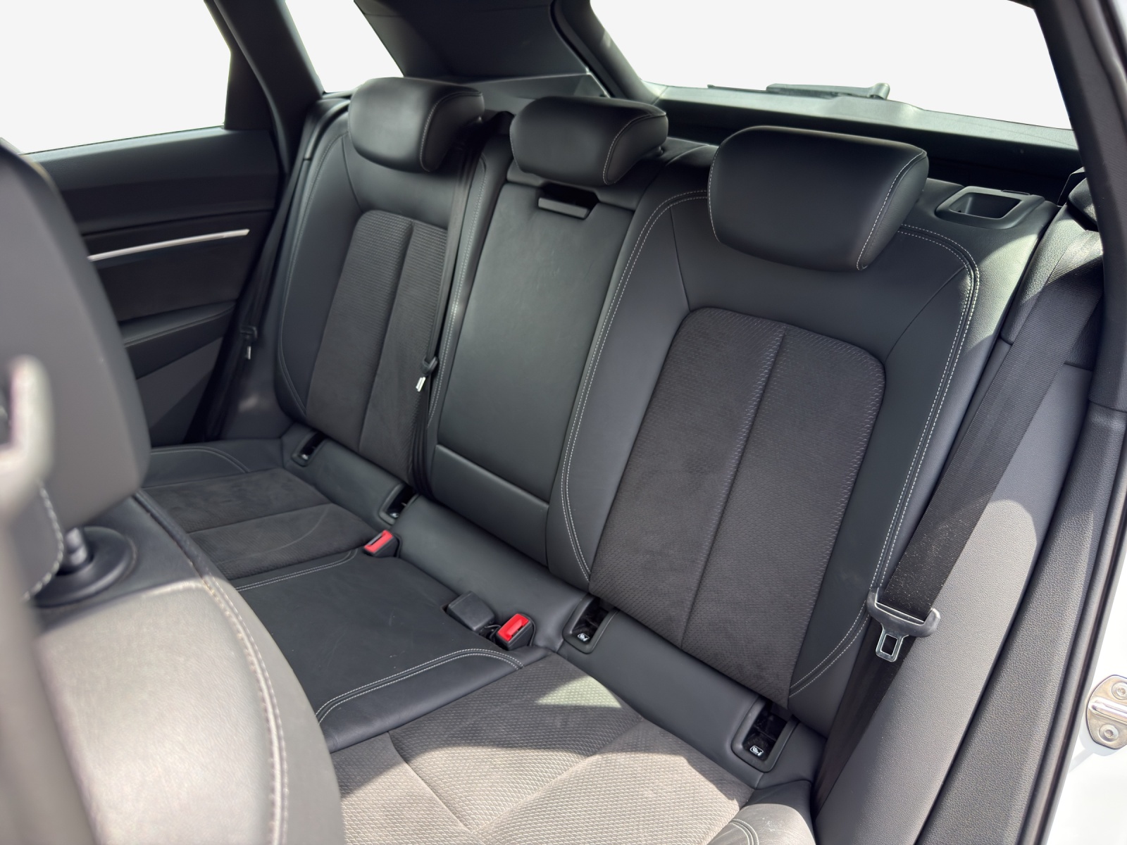 AUDI e-tron 50 Advanced quattro-image-11