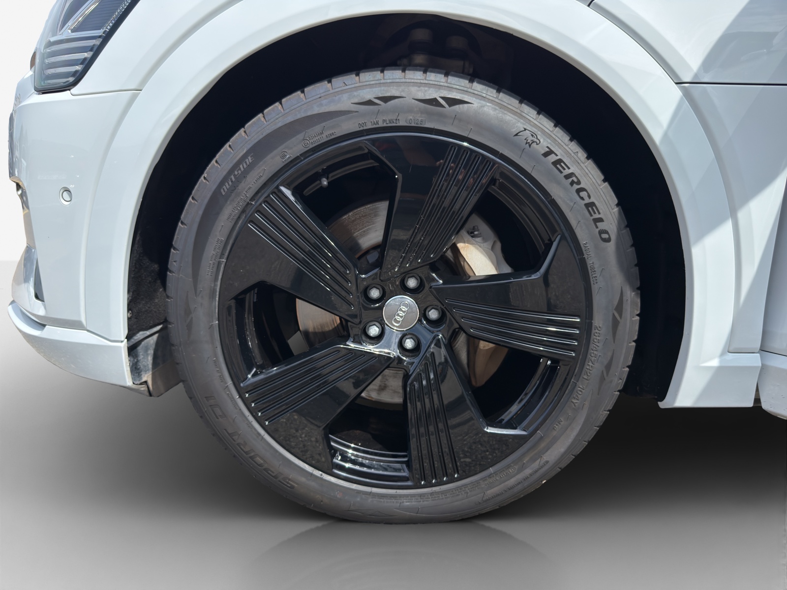 AUDI e-tron 50 Advanced quattro-image-13
