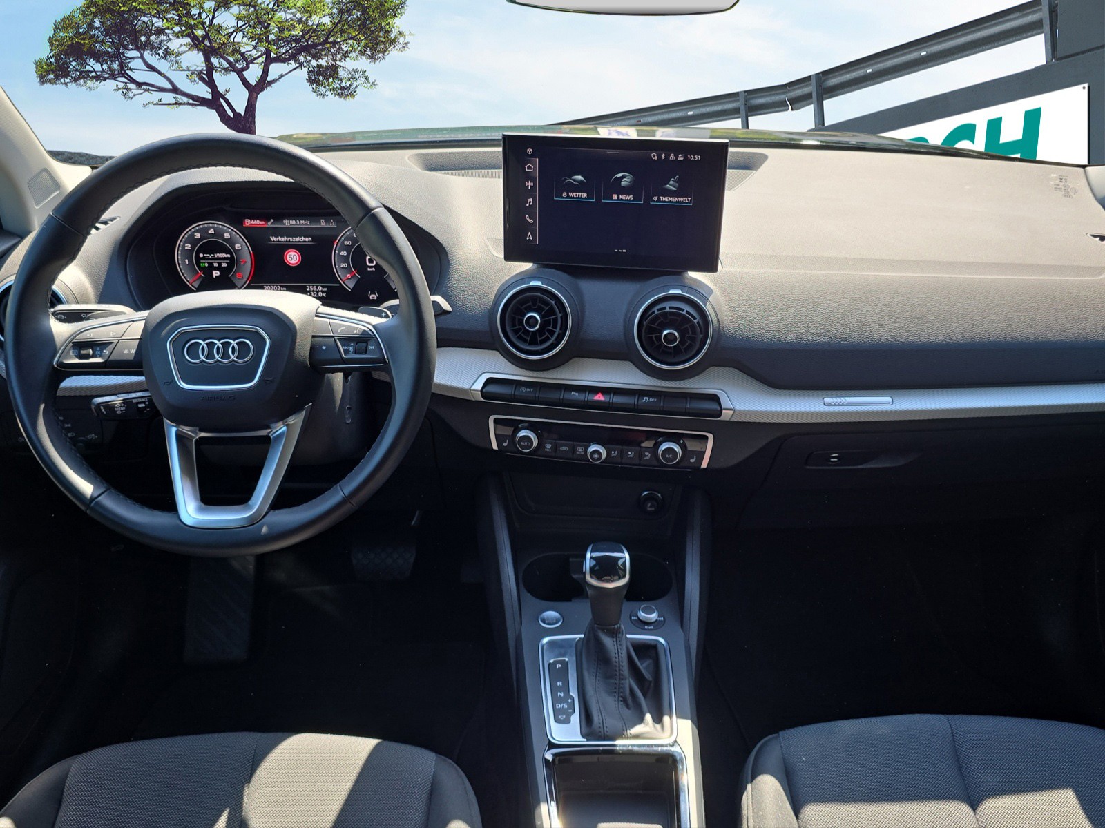 AUDI Q2 35 TFSI S-tronic-image-8