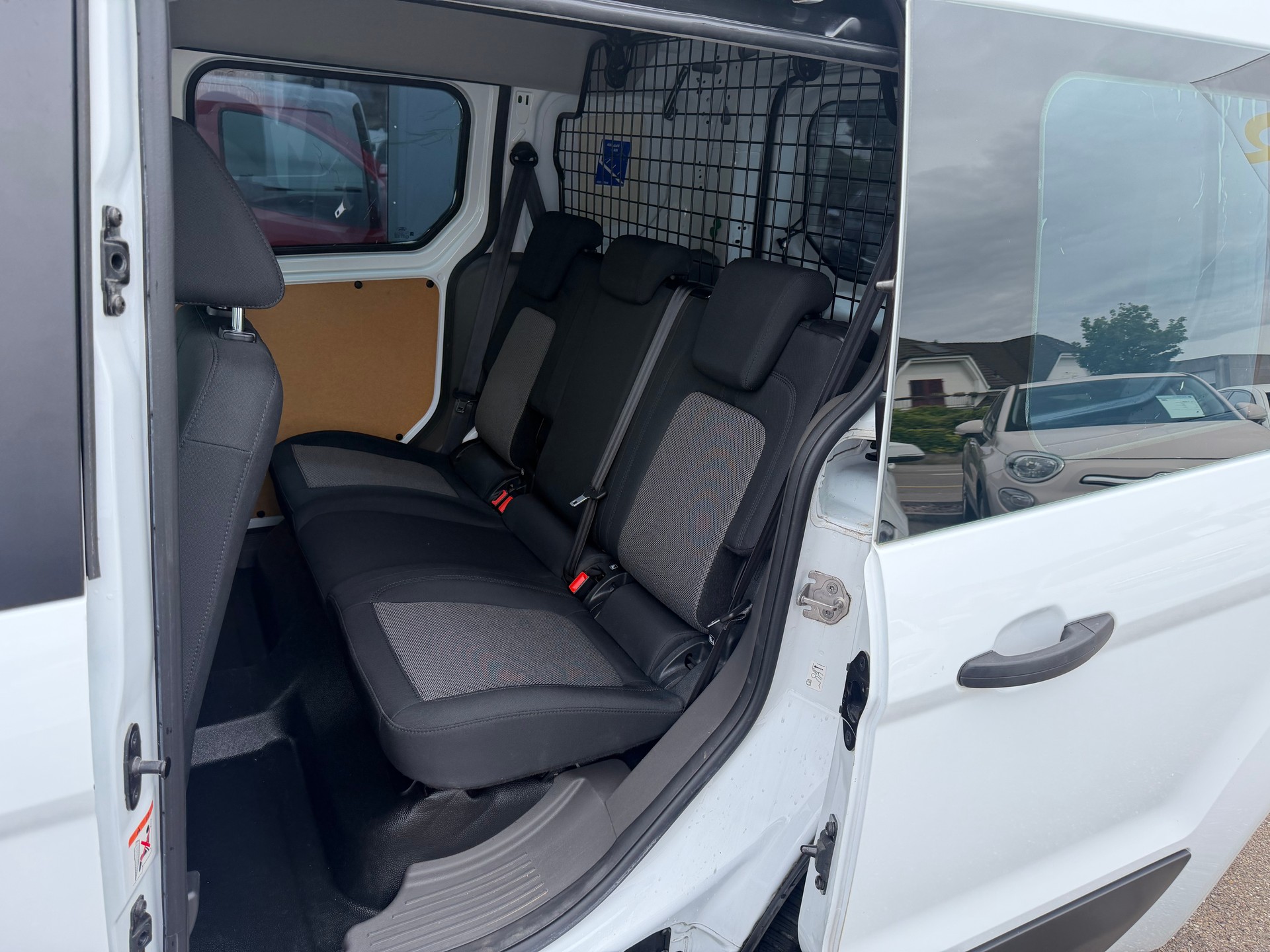 FORD Transit Connect Van T210 1.5 Eco Blue Ambiente A-image-10