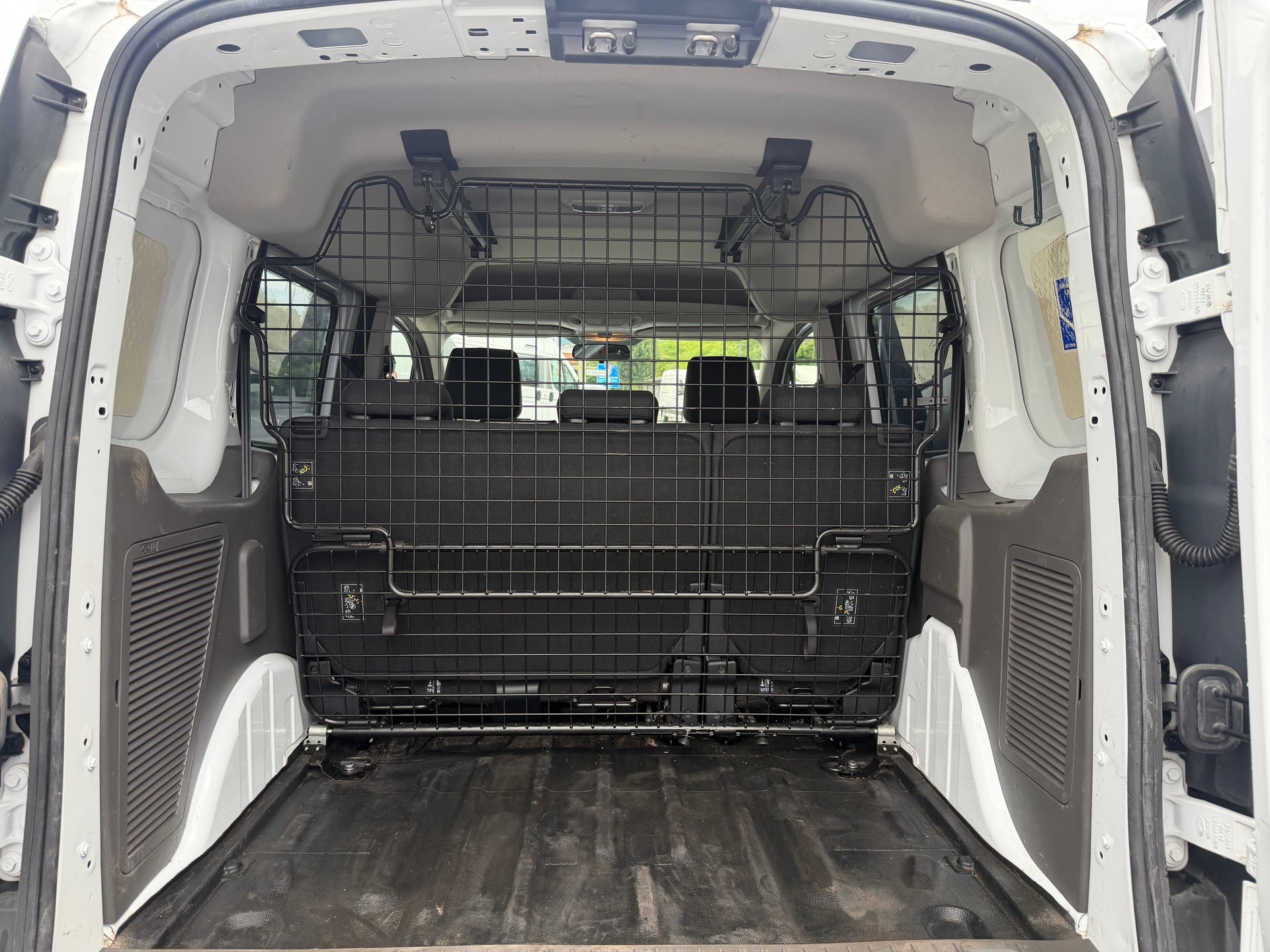 FORD Transit Connect Van T210 1.5 Eco Blue Ambiente A-image-12