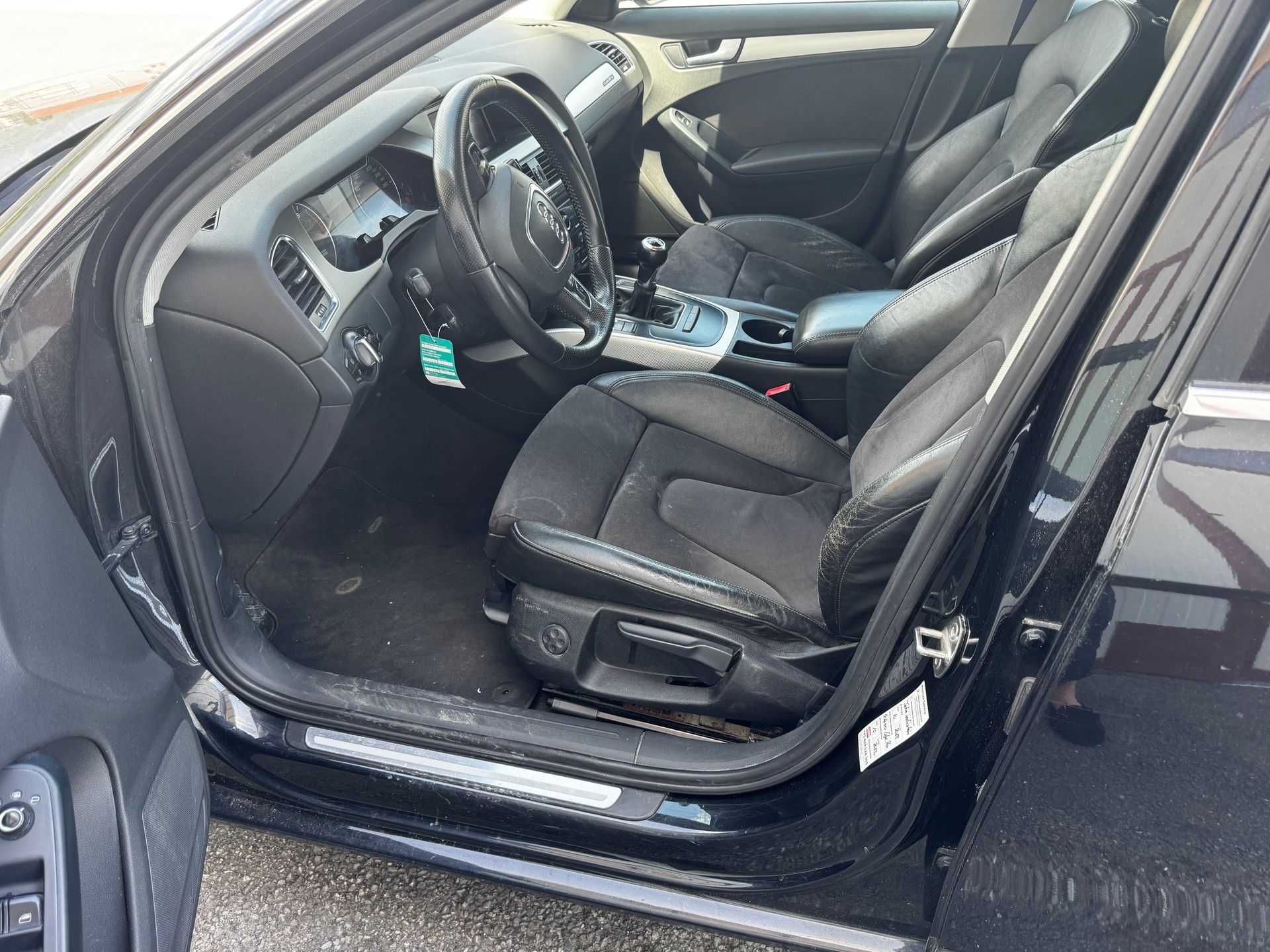 AUDI A4 Avant 1.8 TFSI quattro-image-11