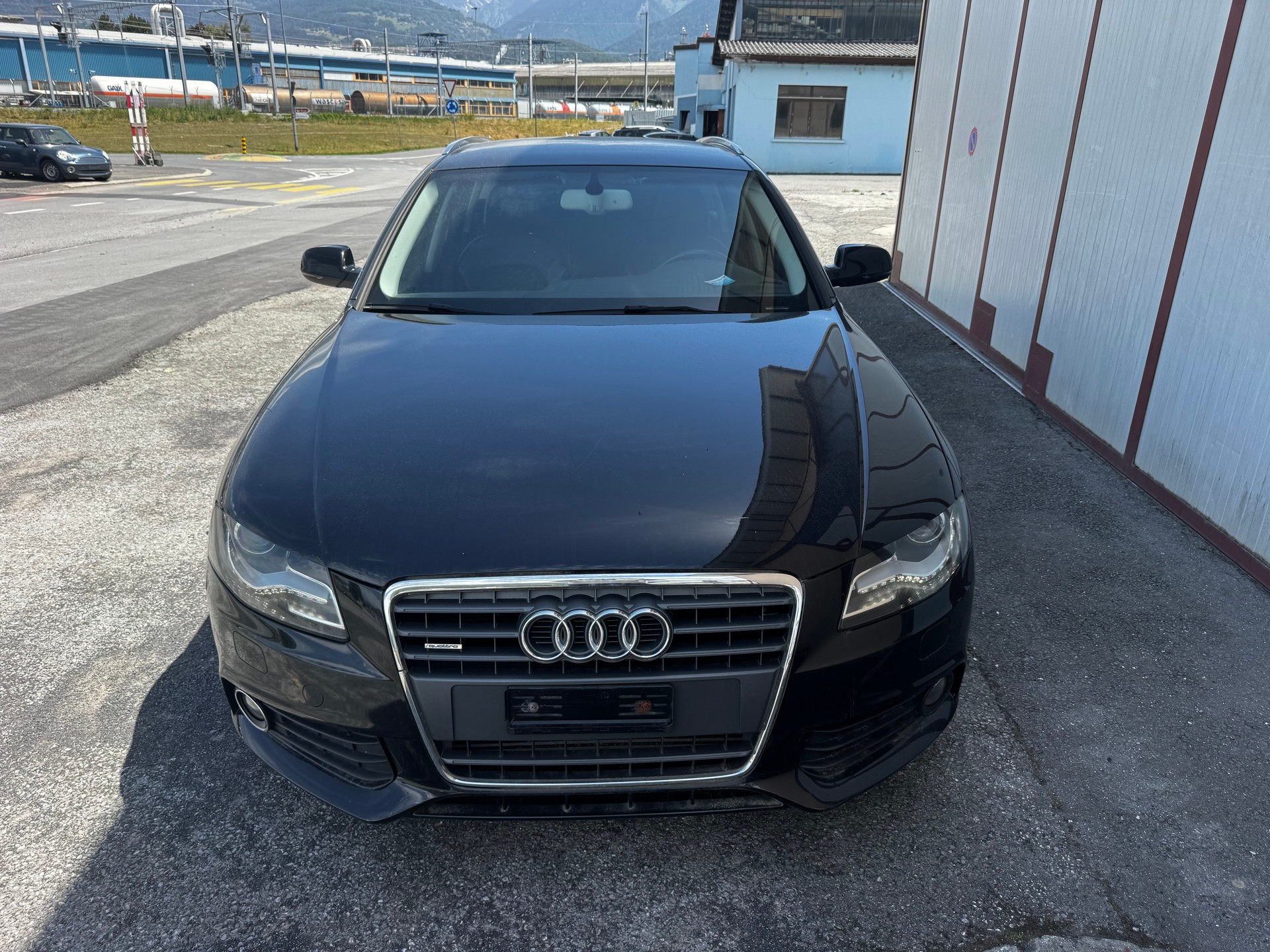 AUDI A4 Avant 1.8 TFSI quattro-image-0