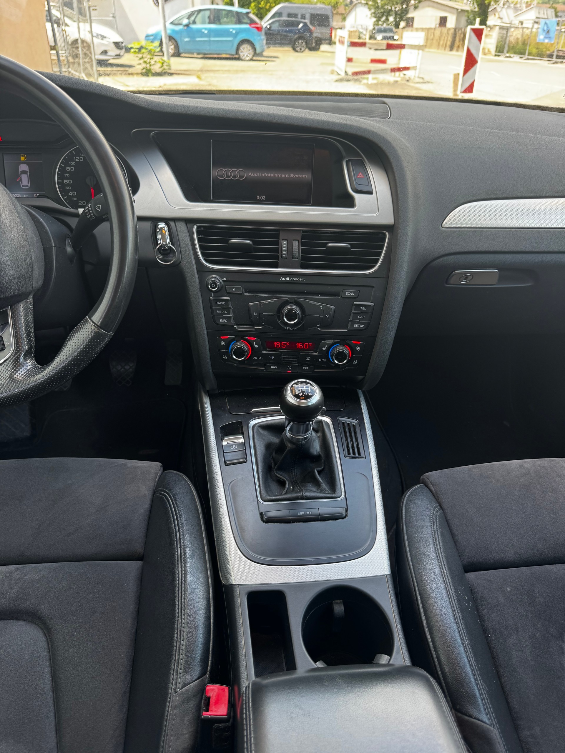 AUDI A4 Avant 1.8 TFSI quattro-image-10