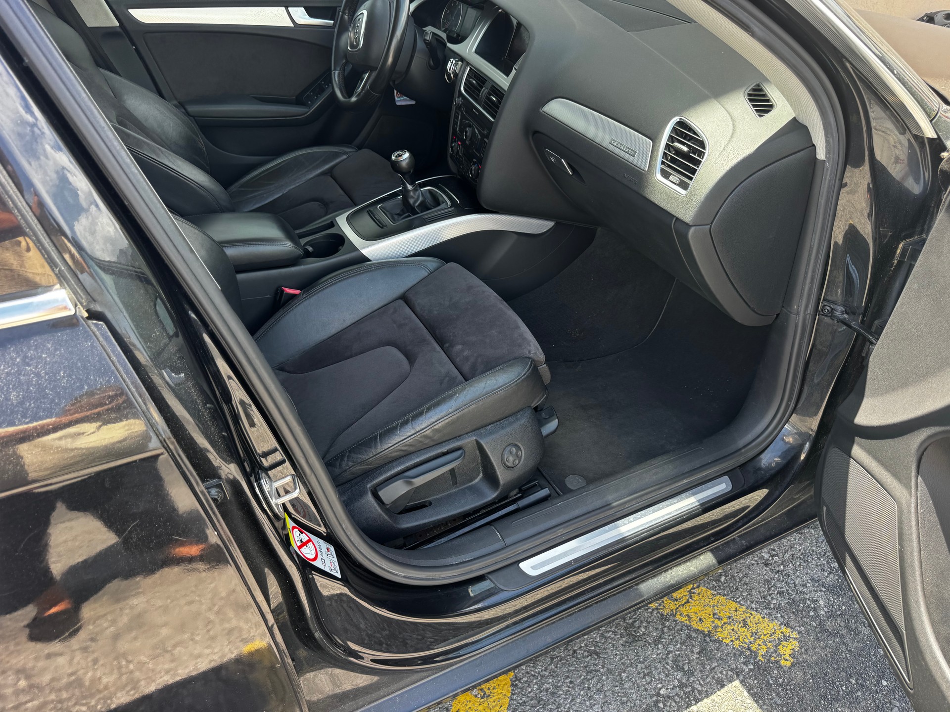 AUDI A4 Avant 1.8 TFSI quattro-image-6