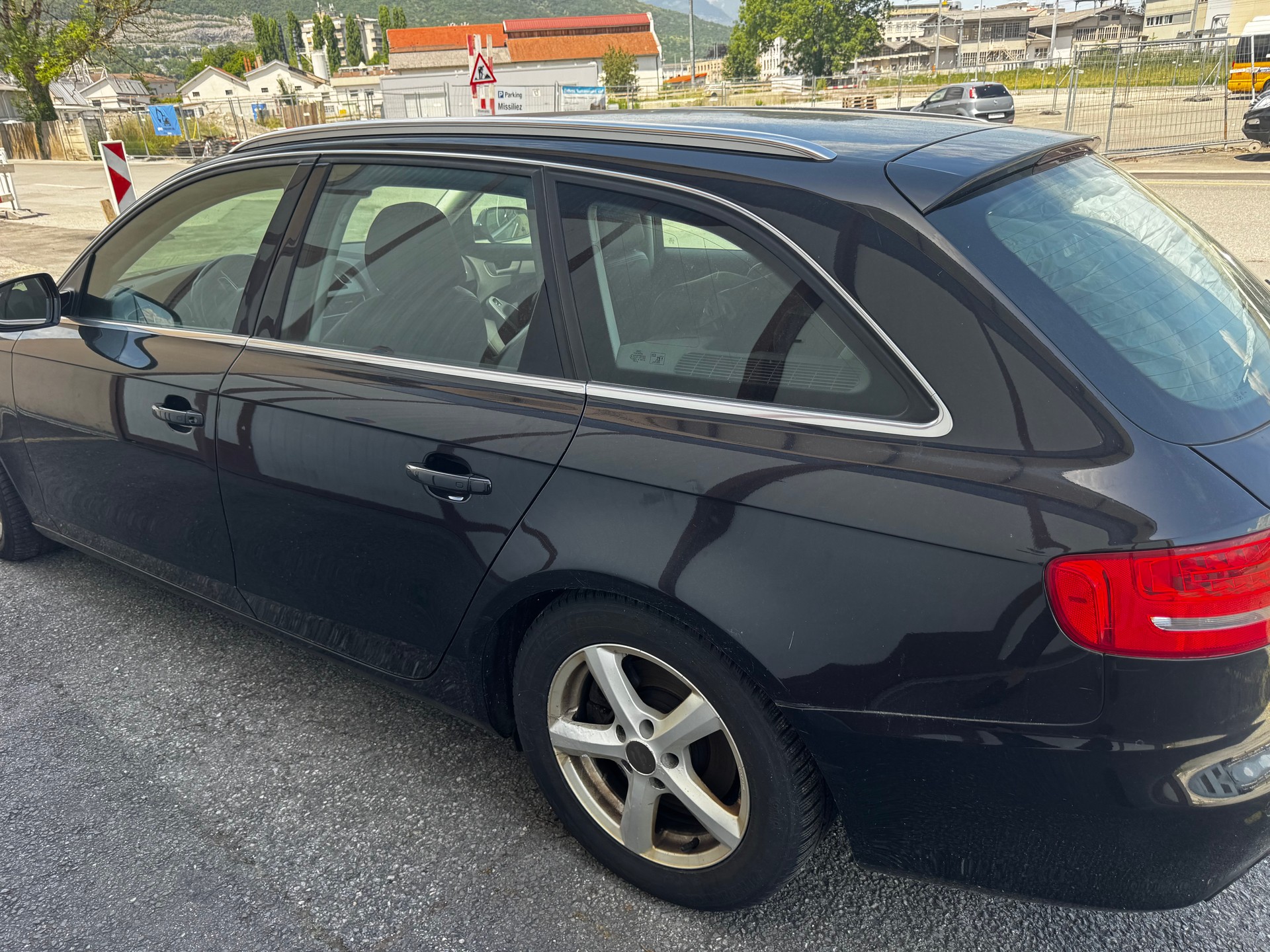 AUDI A4 Avant 1.8 TFSI quattro-image-2