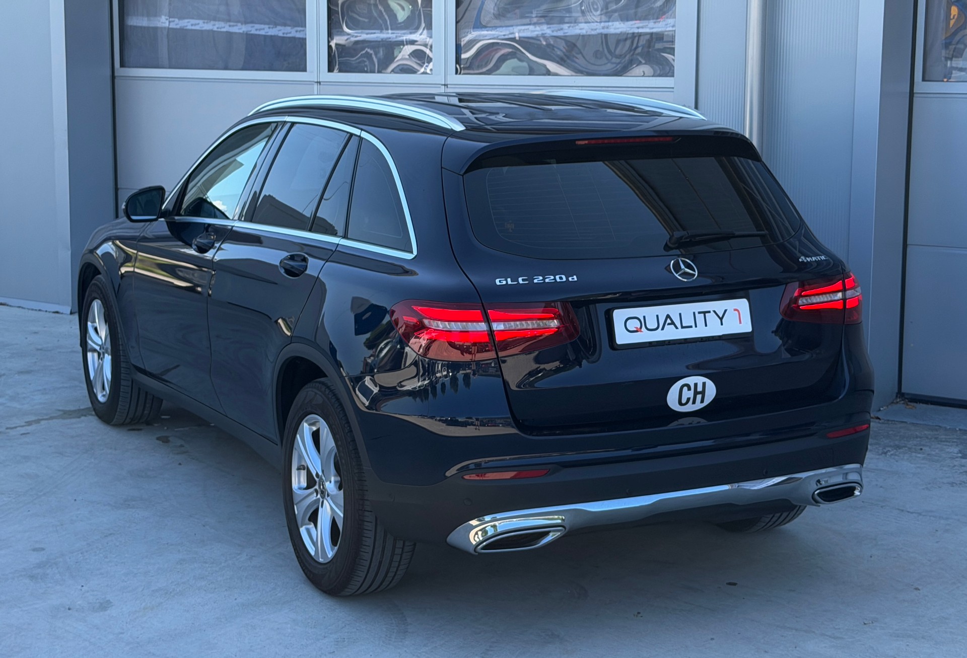 MERCEDES-BENZ GLC 220 d Exclusive 4Matic 9G-Tronic-image-5
