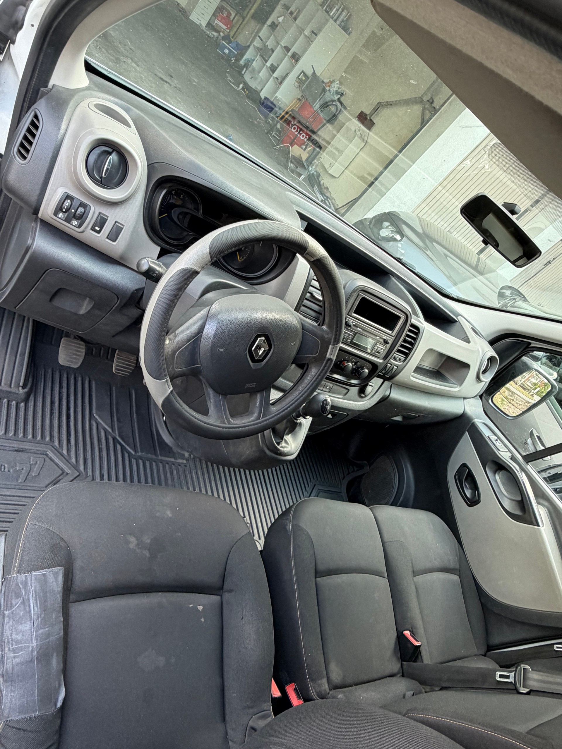 RENAULT 1.6 dCi 90 Business-image-3