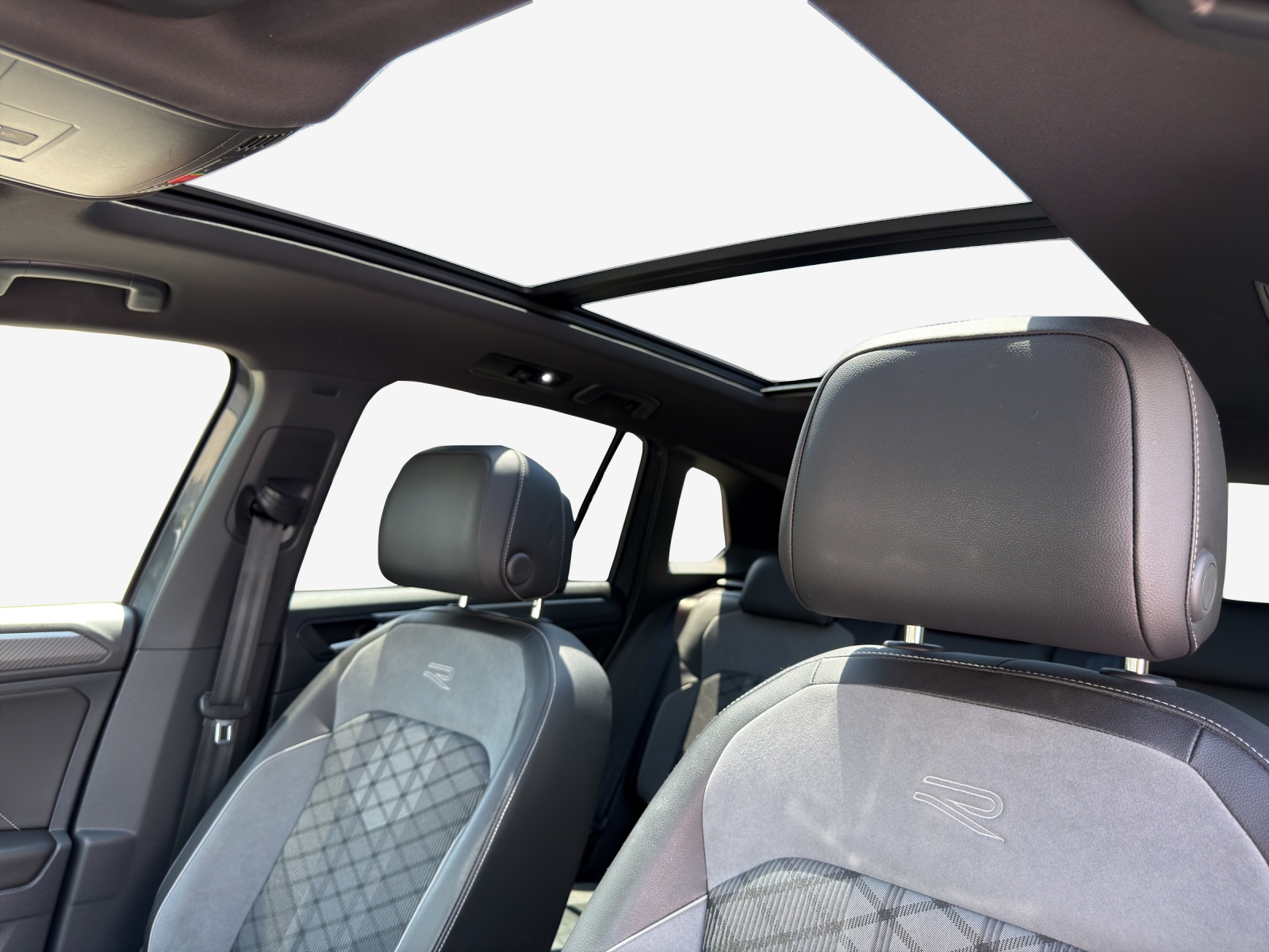 VW Tiguan 1.4TSI PHEV Selection DSG-image-16