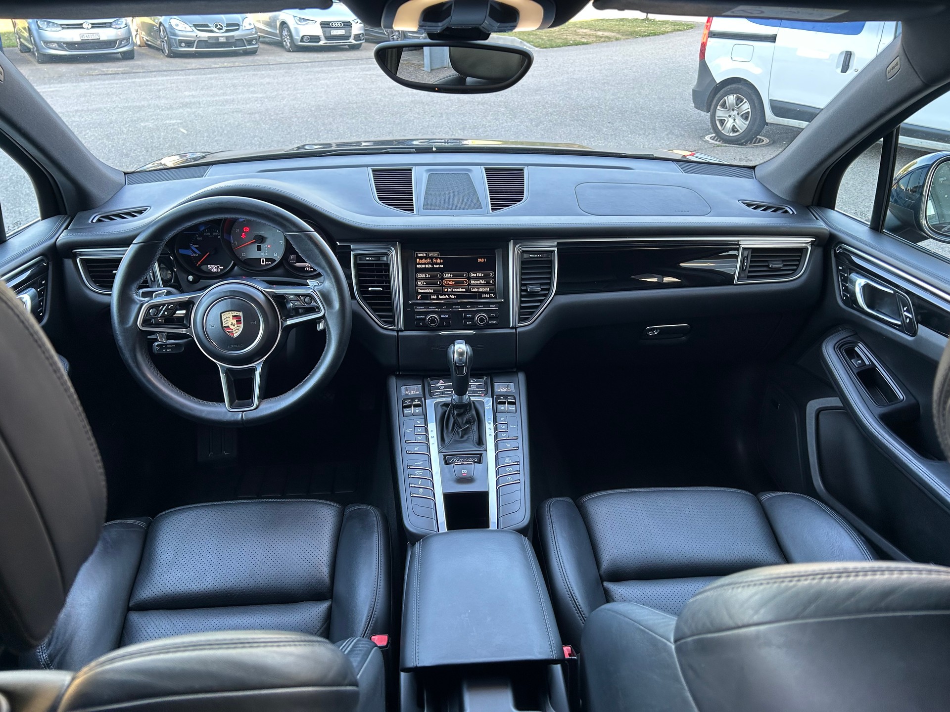 PORSCHE Macan S PDK-image-11