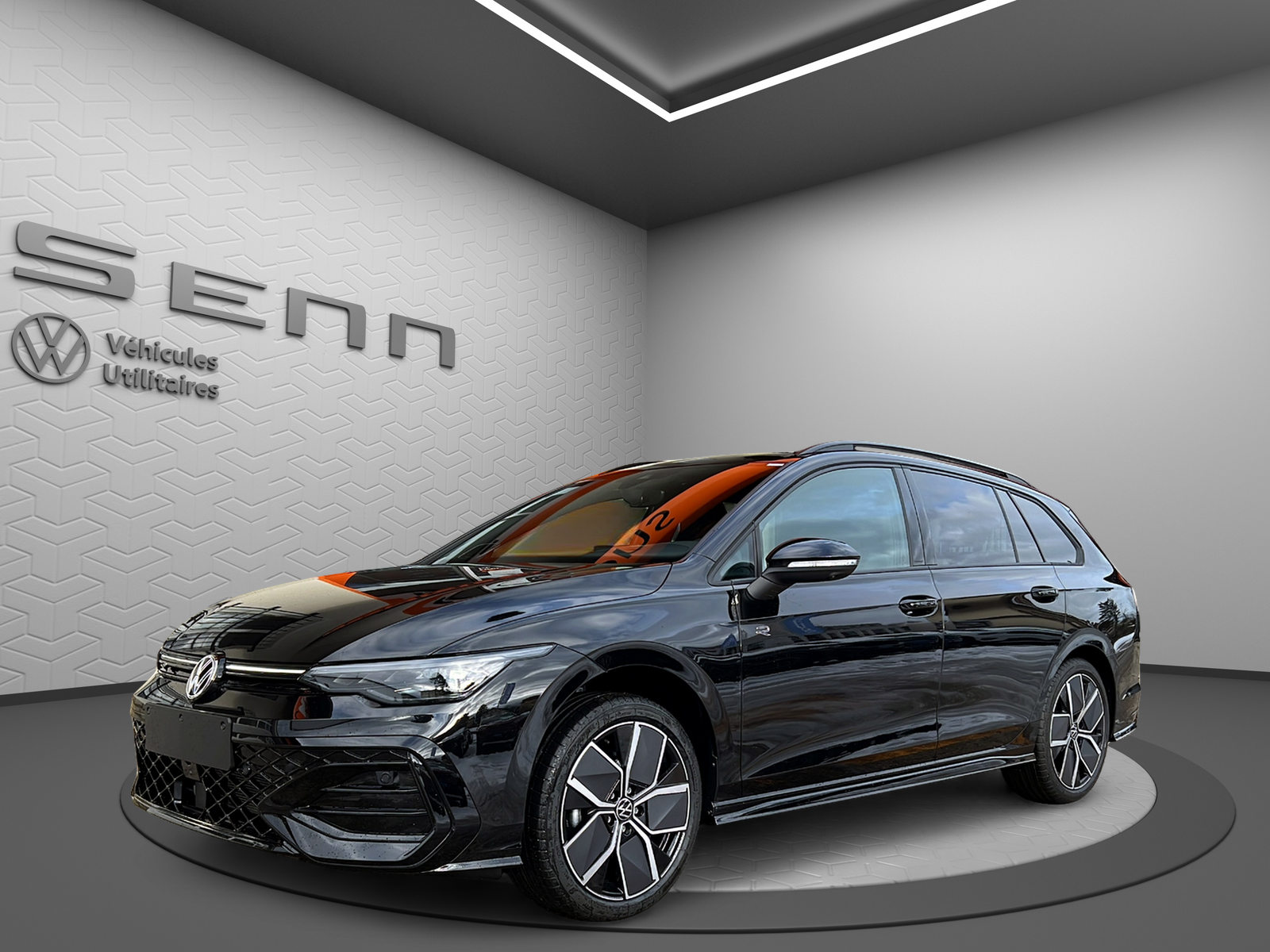 VW Golf Variant 1.5 eTSI mHEV R-Line DSG-image-0