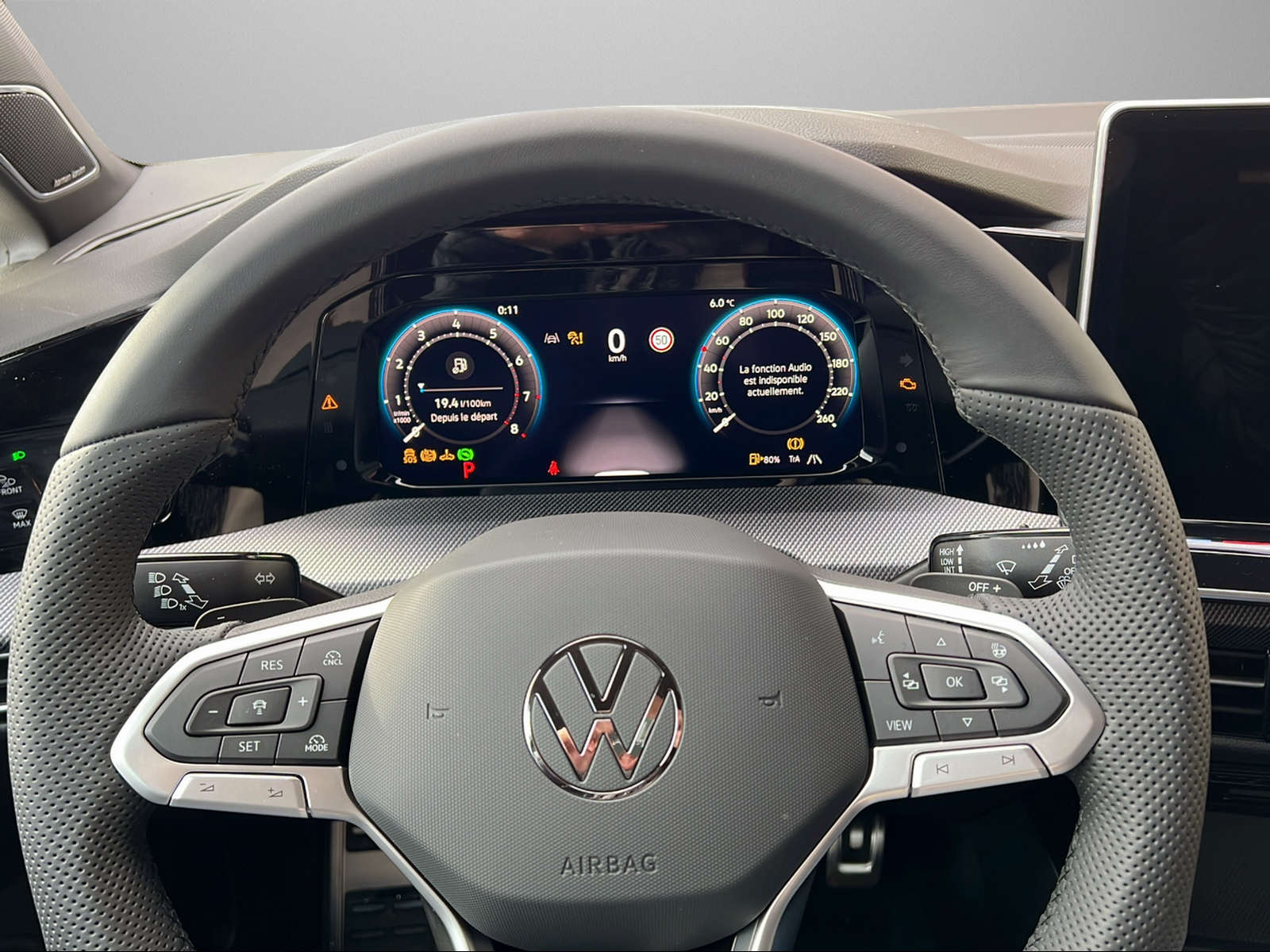 VW Golf Variant 1.5 eTSI mHEV R-Line DSG-image-8