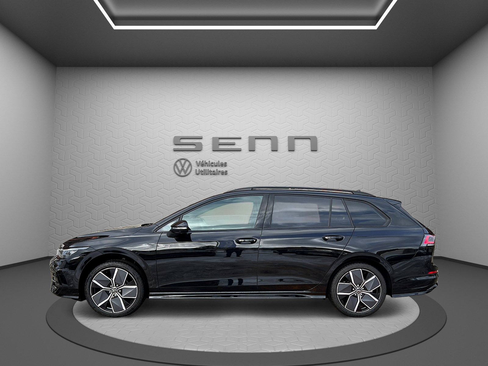 VW Golf Variant 1.5 eTSI mHEV R-Line DSG-image-1