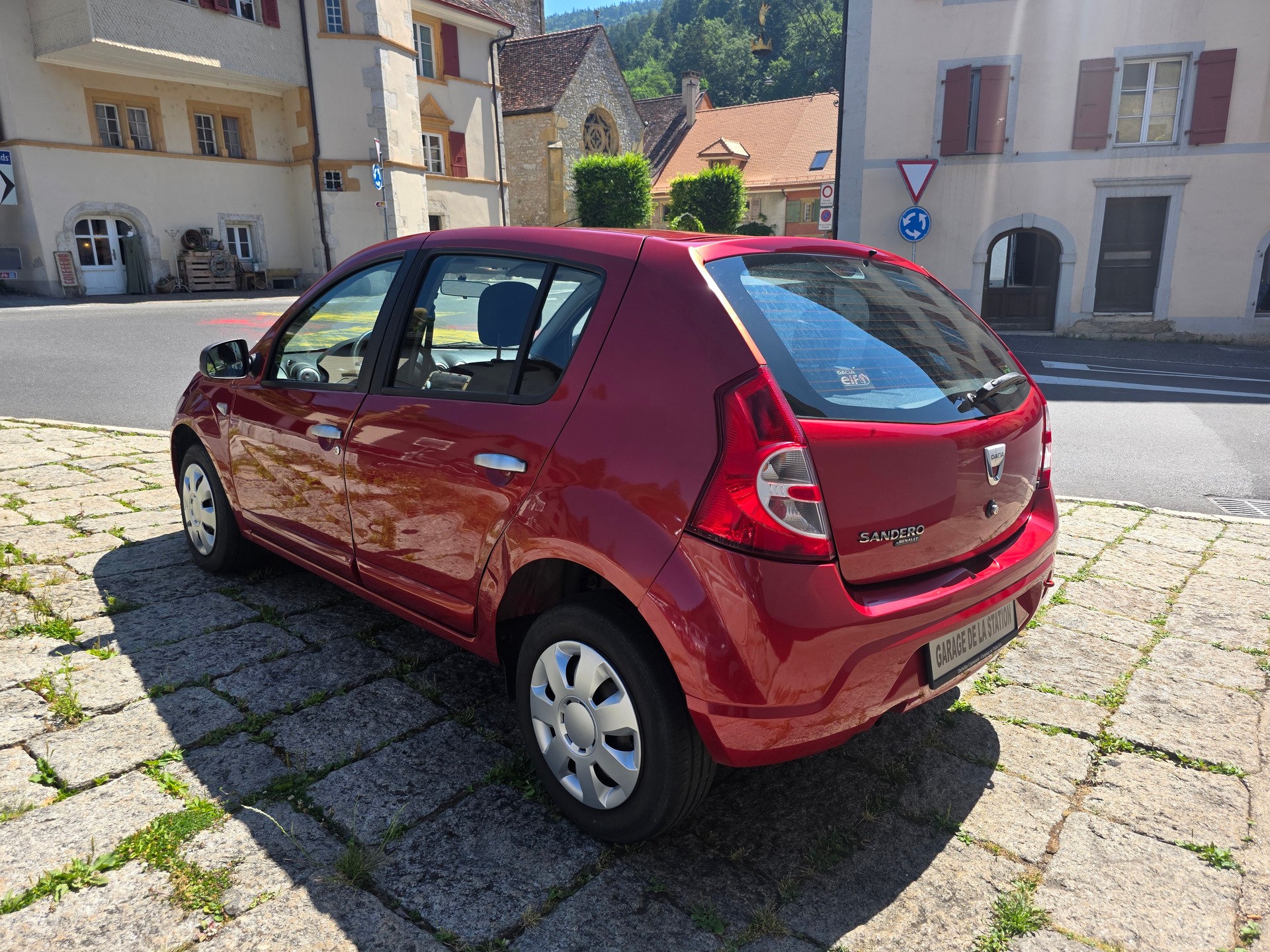 DACIA Sandero 1.6 Lauréate-image-5