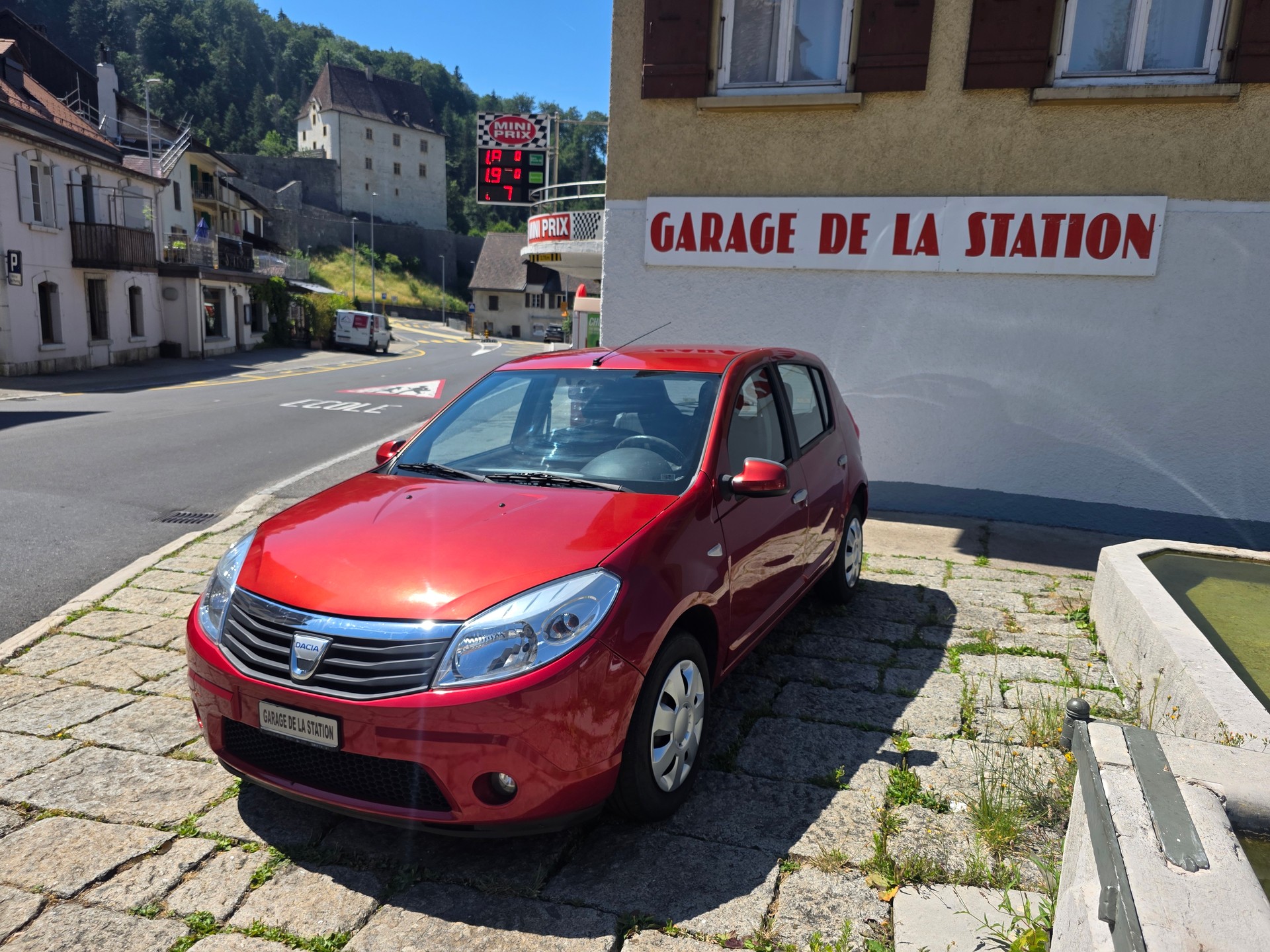 DACIA Sandero 1.6 Lauréate-image-0