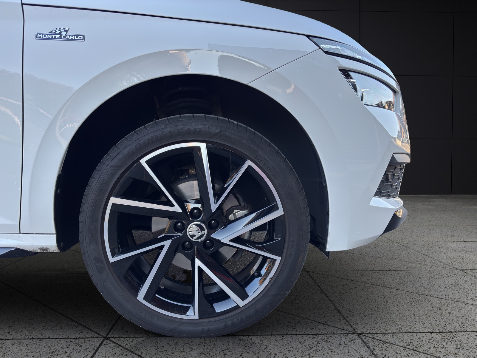 SKODA Kamiq 1.0 TSI Monte Carlo DSG-image-4