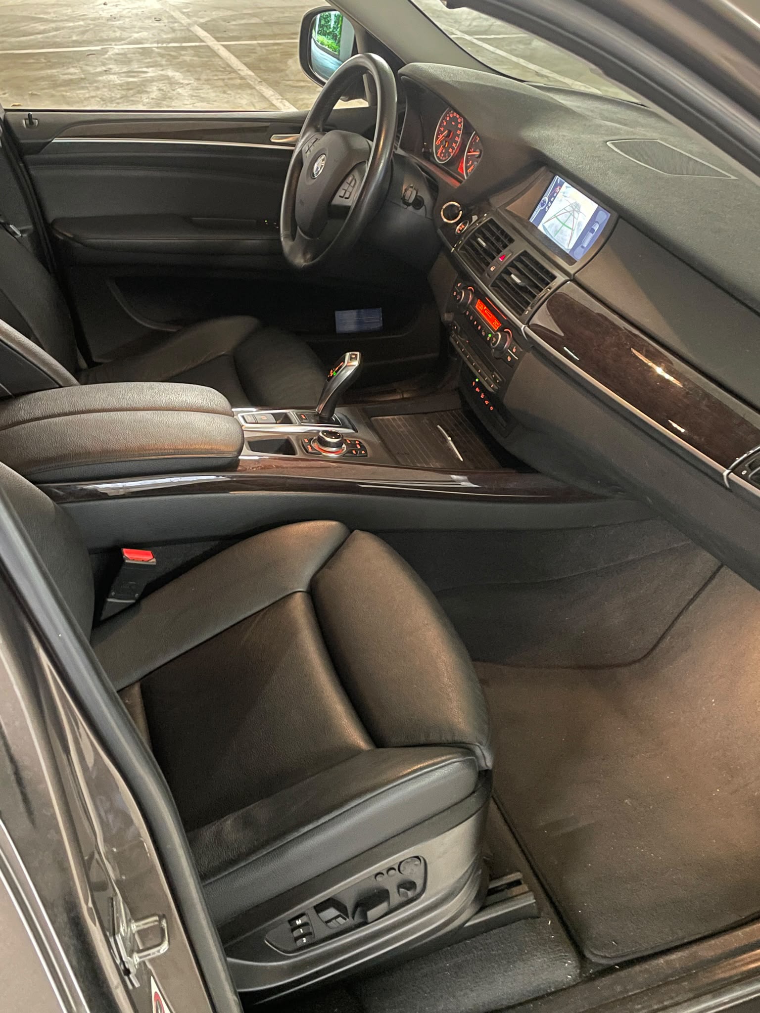 BMW X5 xDrive 35i Steptronic // MFK NEU-image-21